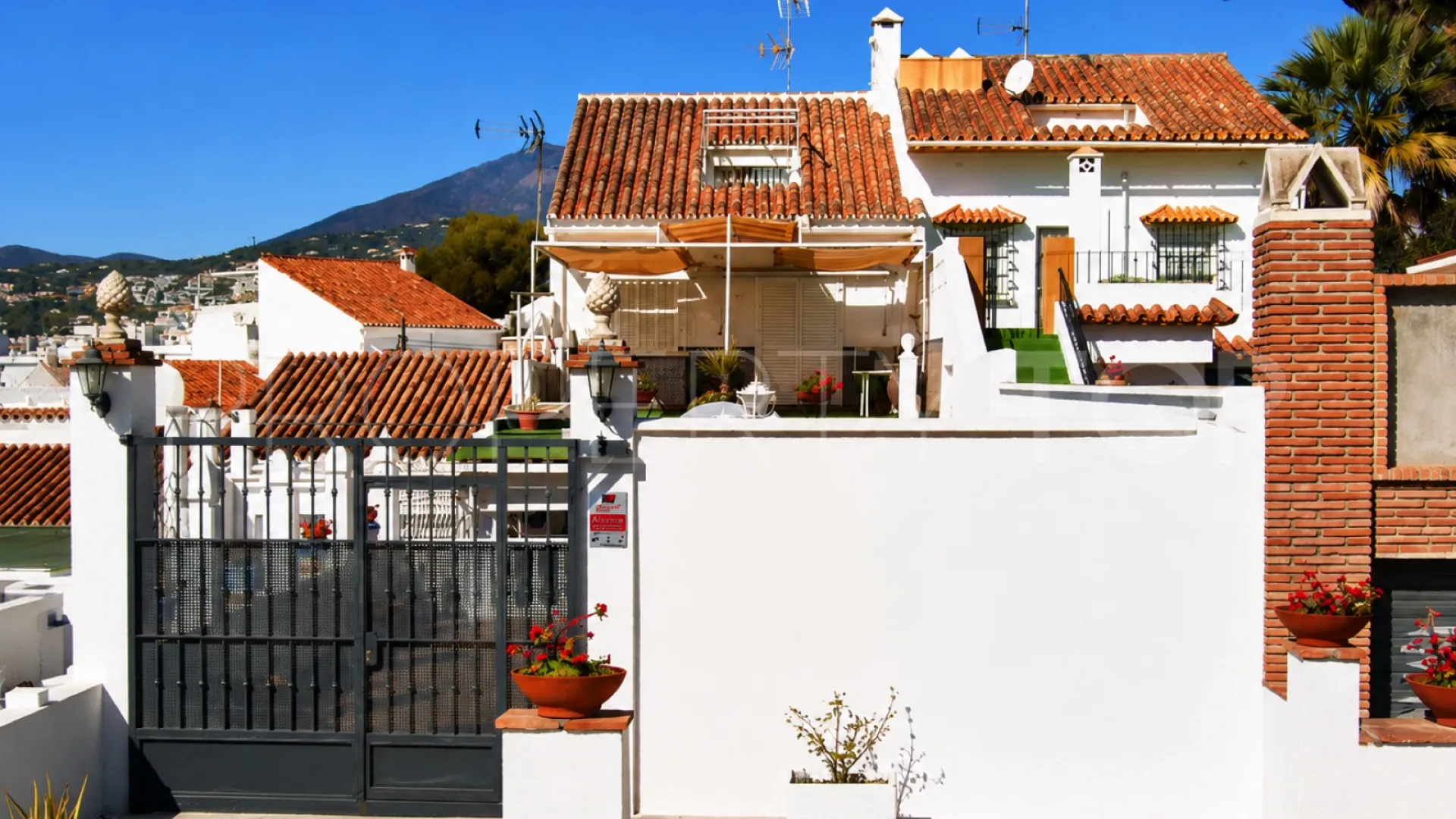 La Campana town house for sale