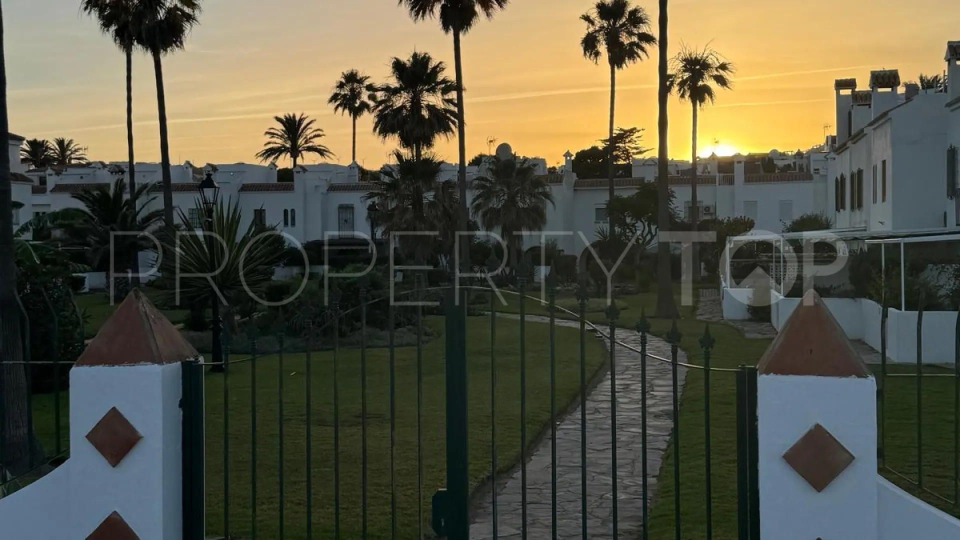 Semi detached house for sale in Casares Playa with 3 bedrooms