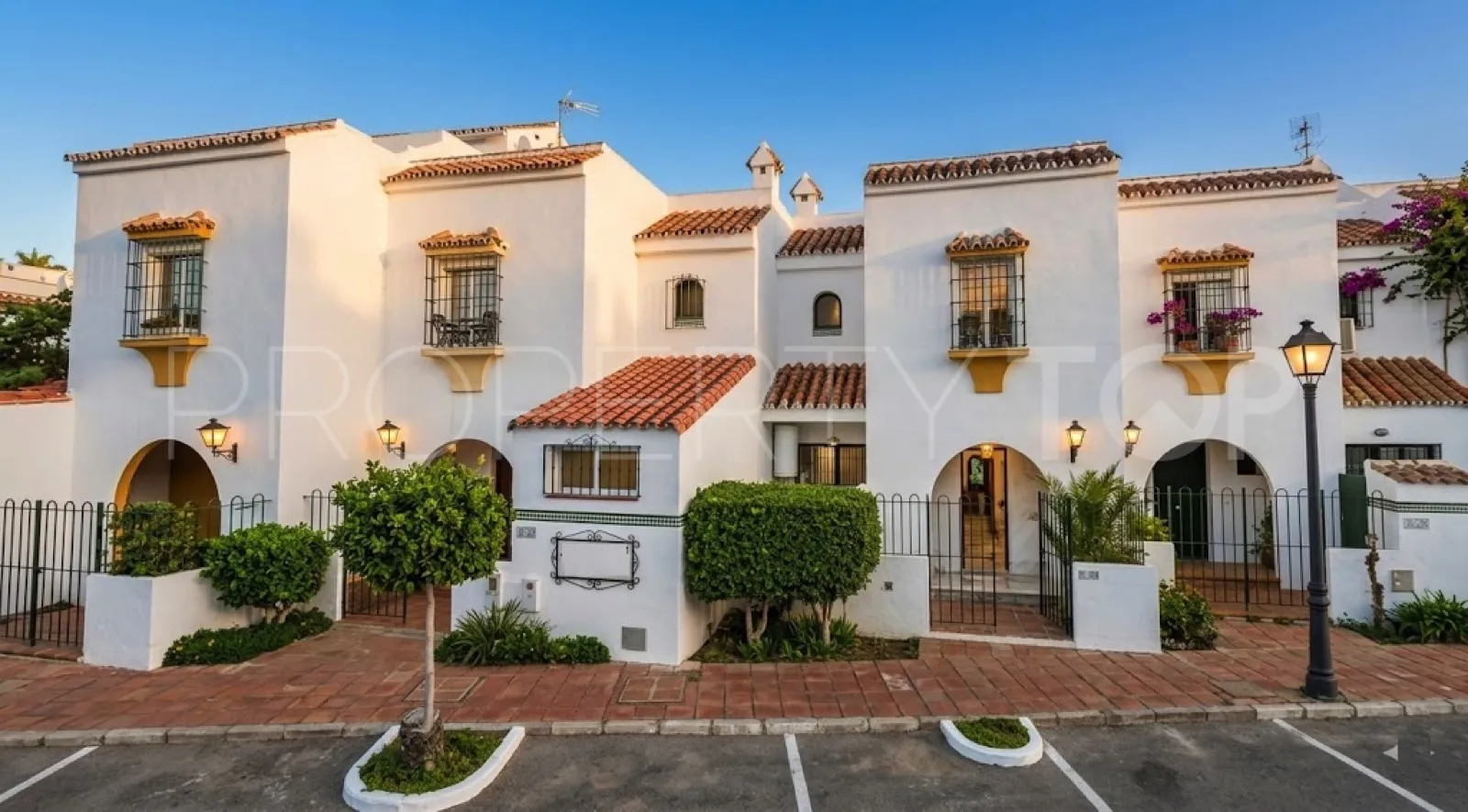 Semi detached house for sale in Casares Playa with 3 bedrooms