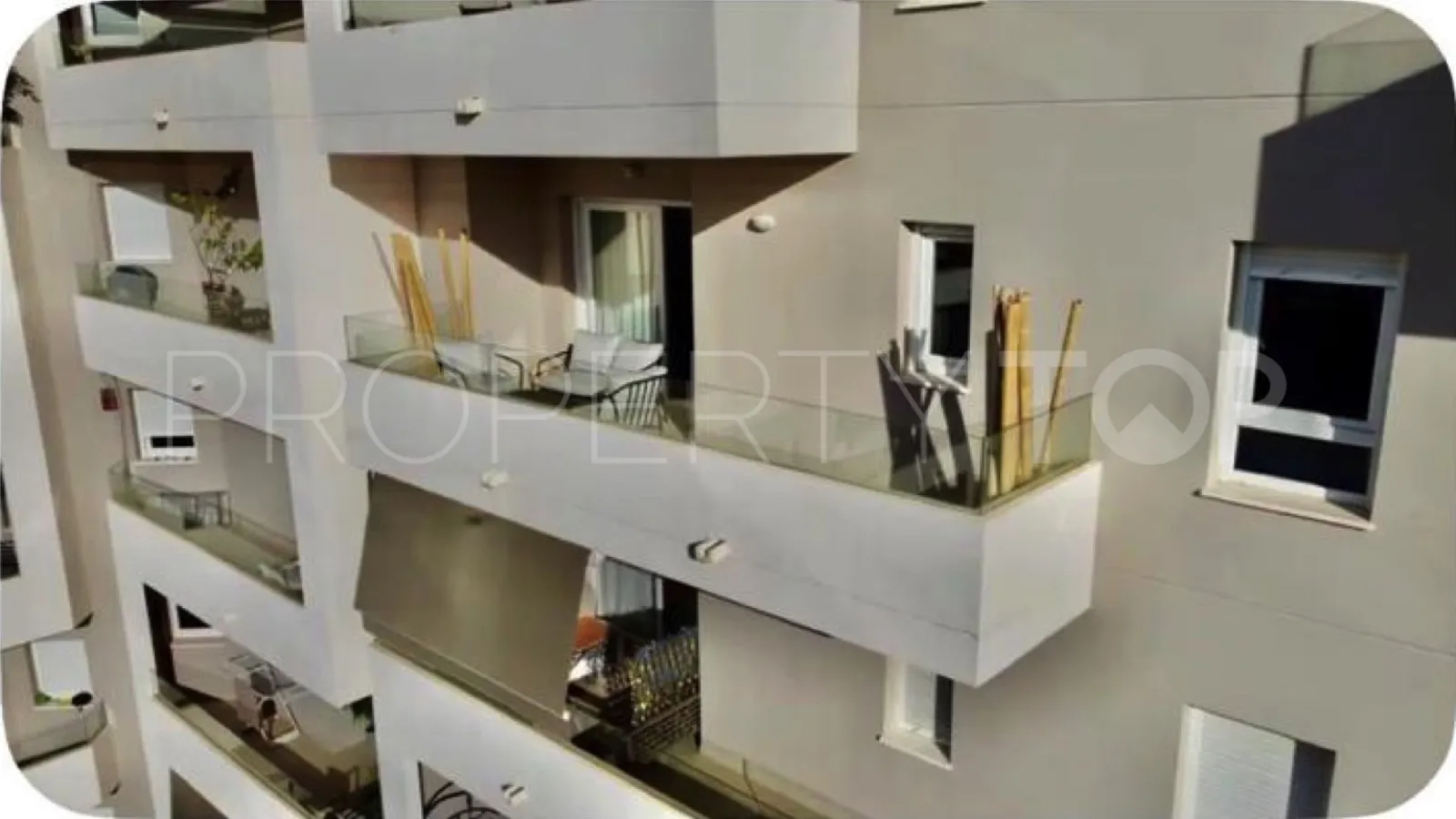 Buy La Campana apartment with 3 bedrooms