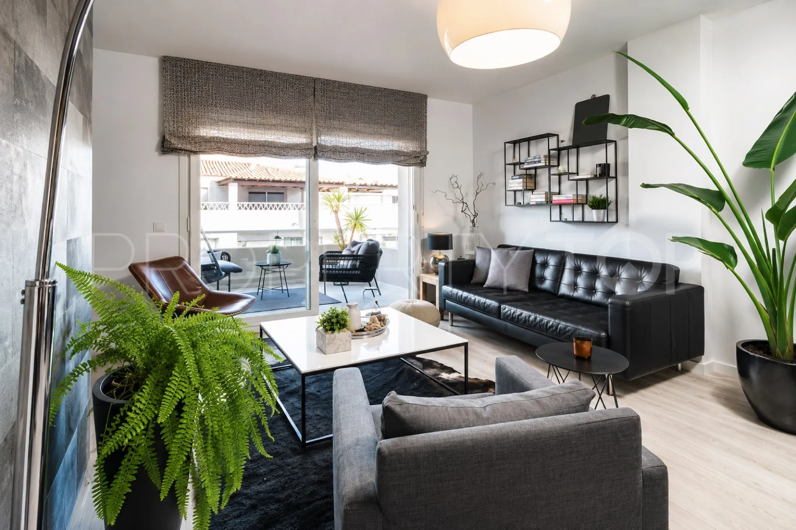 Buy La Campana apartment with 3 bedrooms