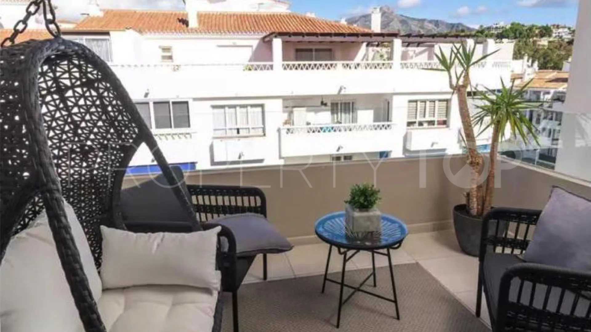 Buy La Campana apartment with 3 bedrooms
