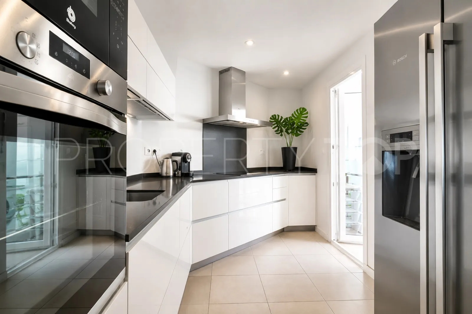 Buy La Campana apartment with 3 bedrooms