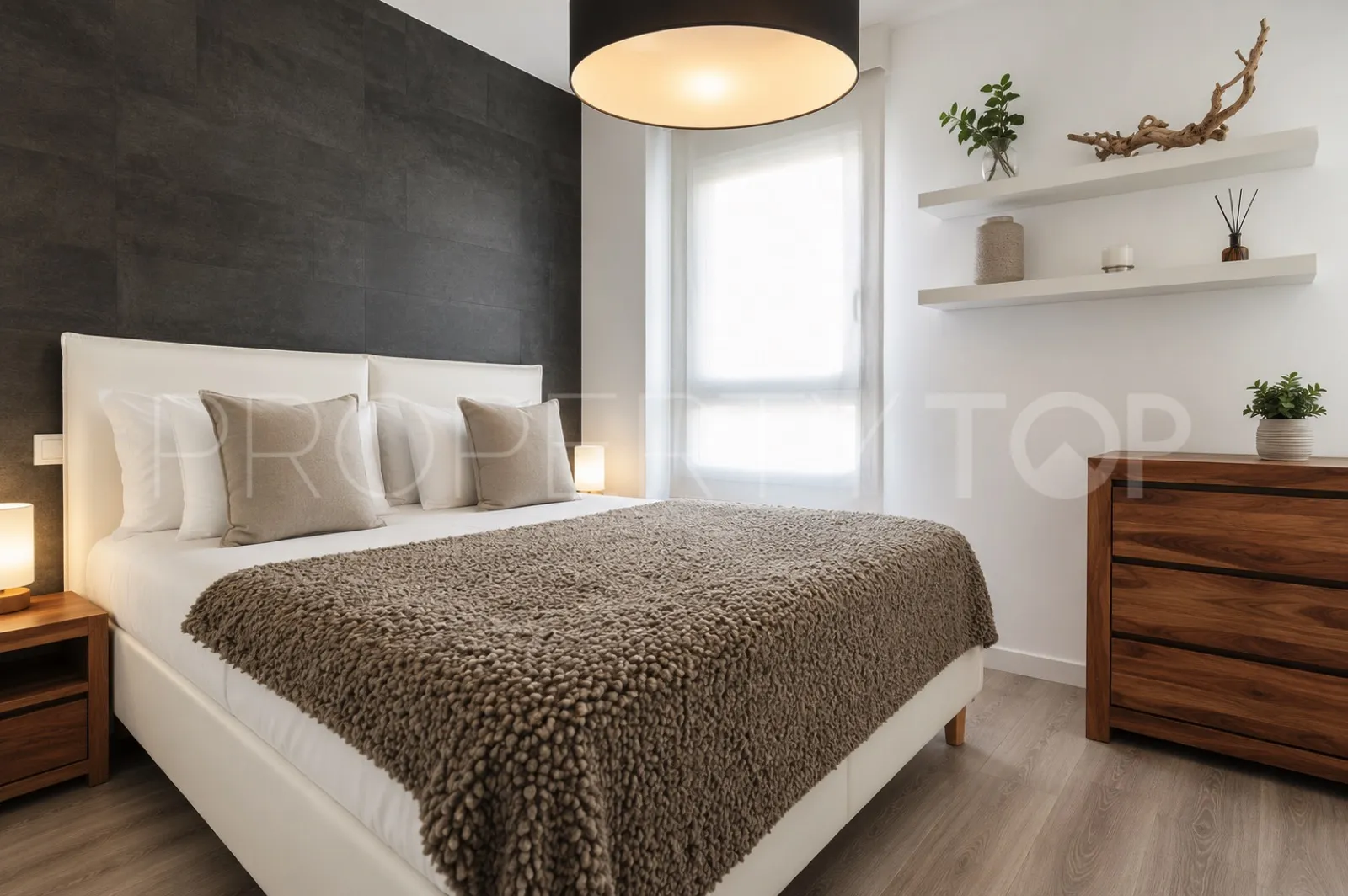 Buy La Campana apartment with 3 bedrooms