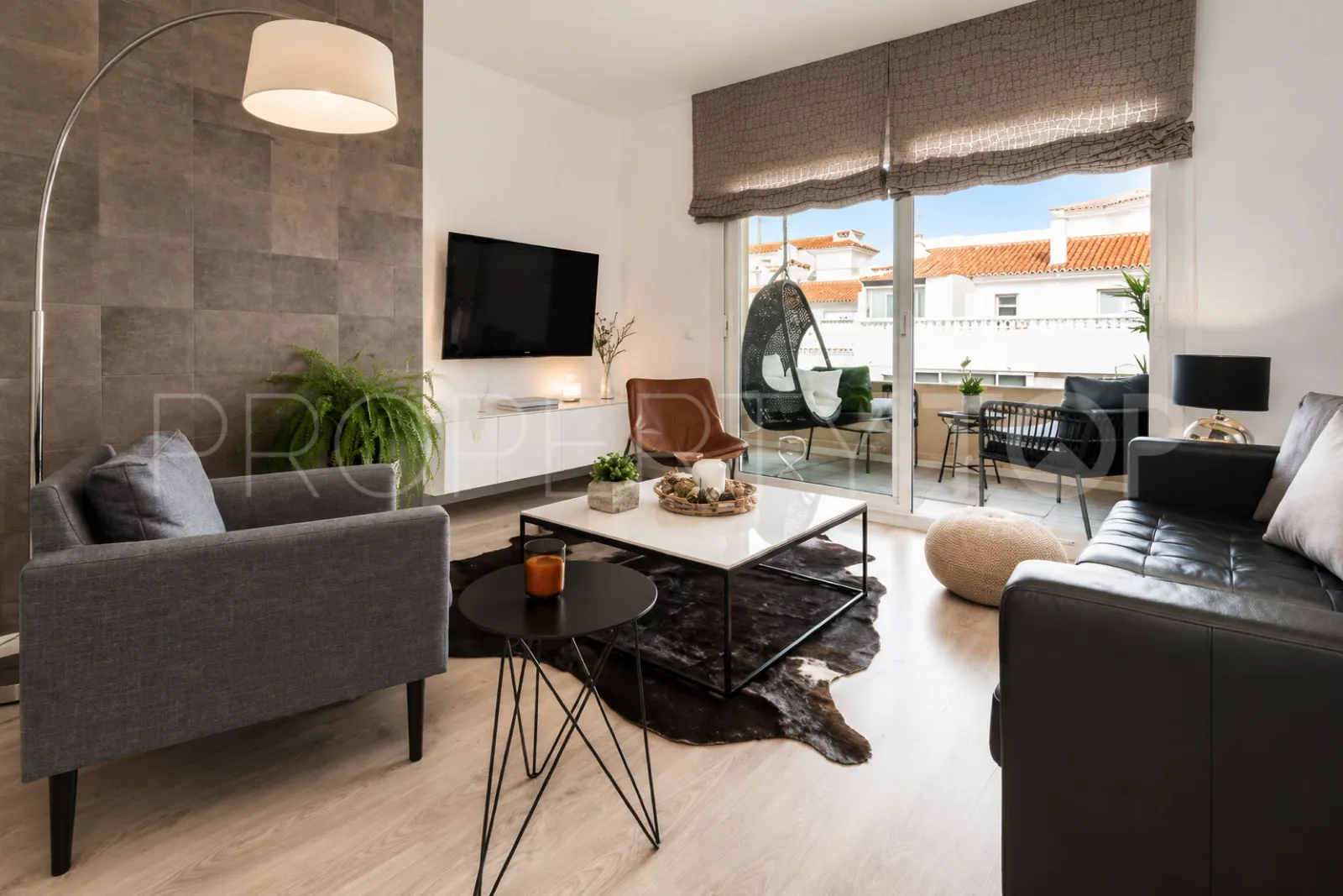 Buy La Campana apartment with 3 bedrooms