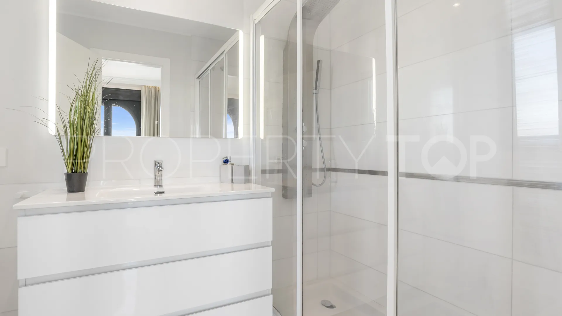 Se vende atico duplex en Doña Julia con 3 dormitorios