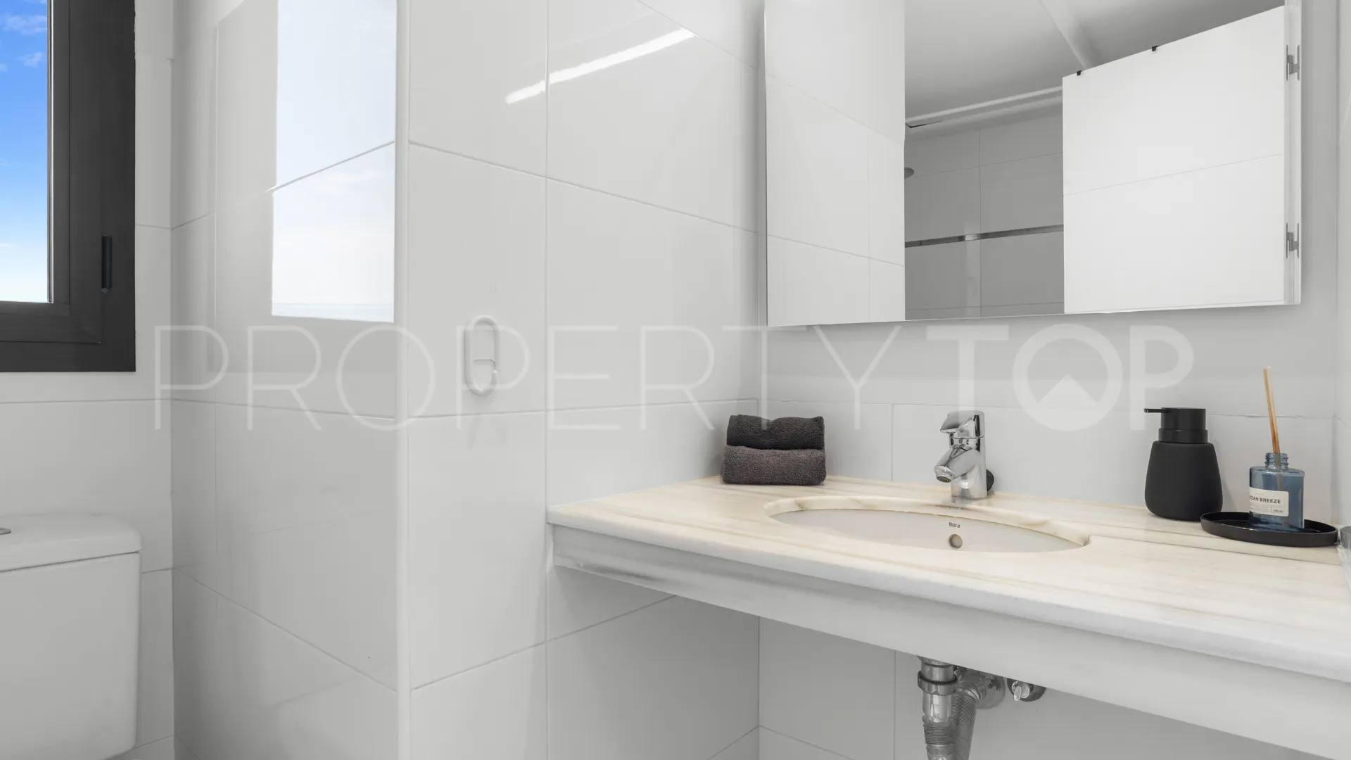 Se vende atico duplex en Doña Julia con 3 dormitorios