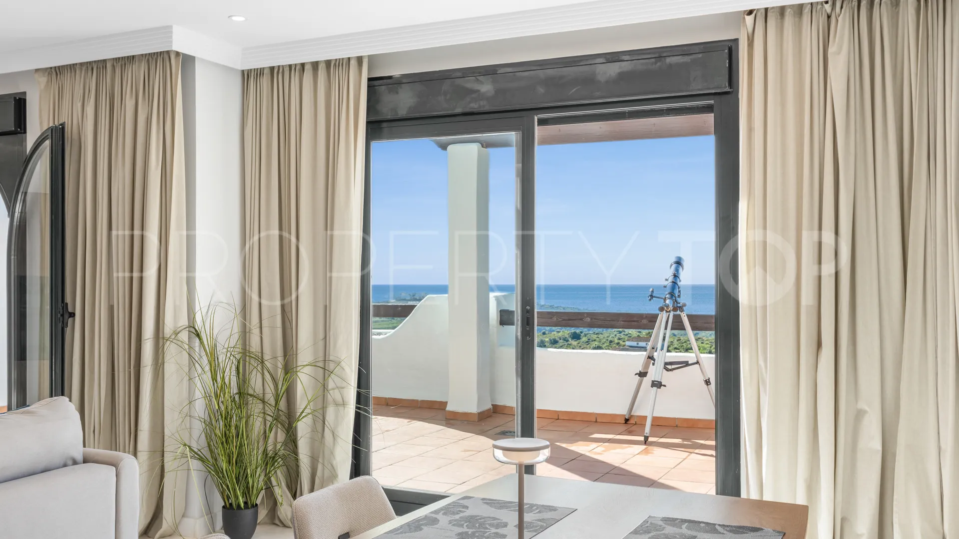 Se vende atico duplex en Doña Julia con 3 dormitorios