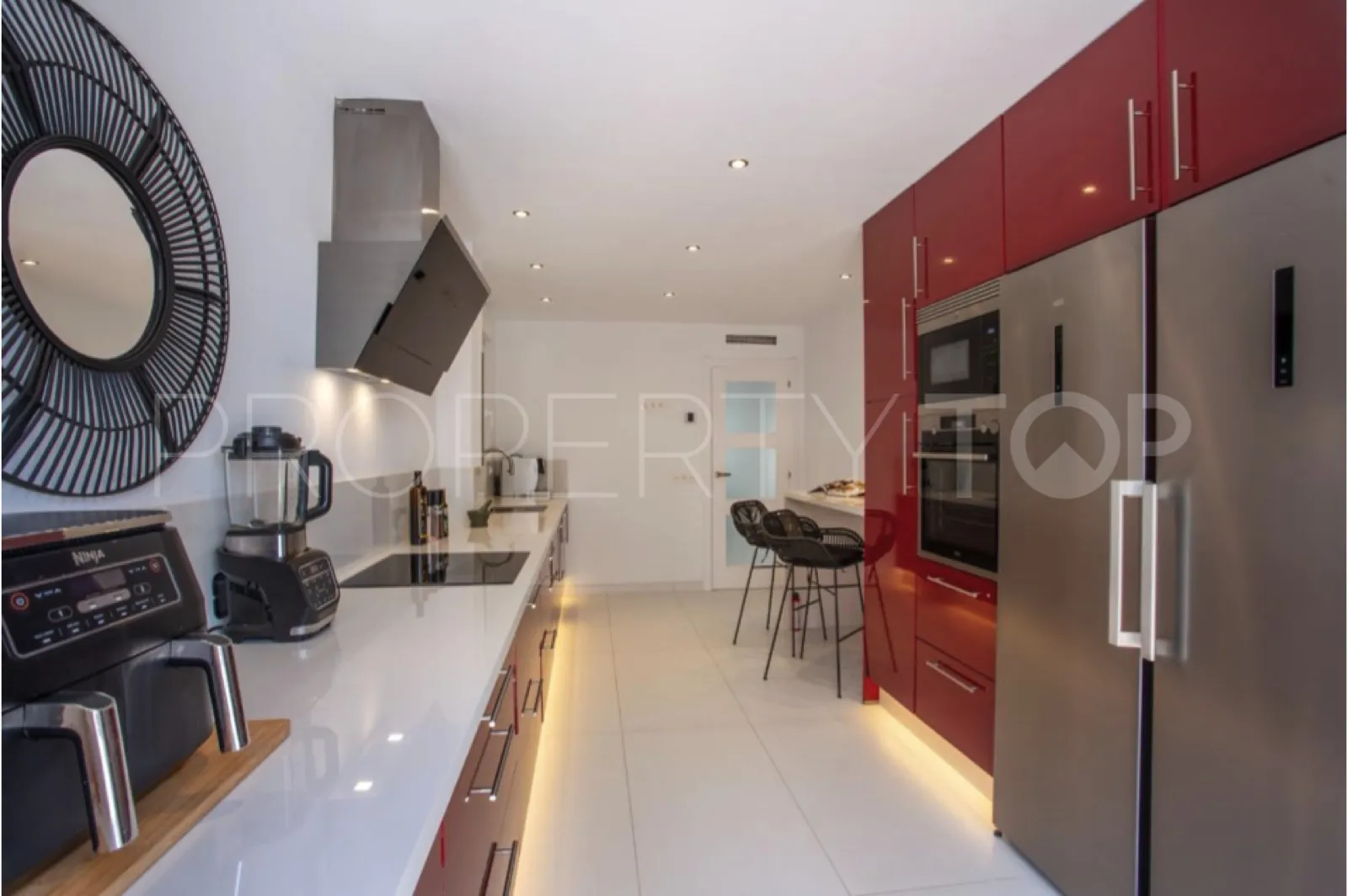 For sale 4 bedrooms villa in Sabinillas
