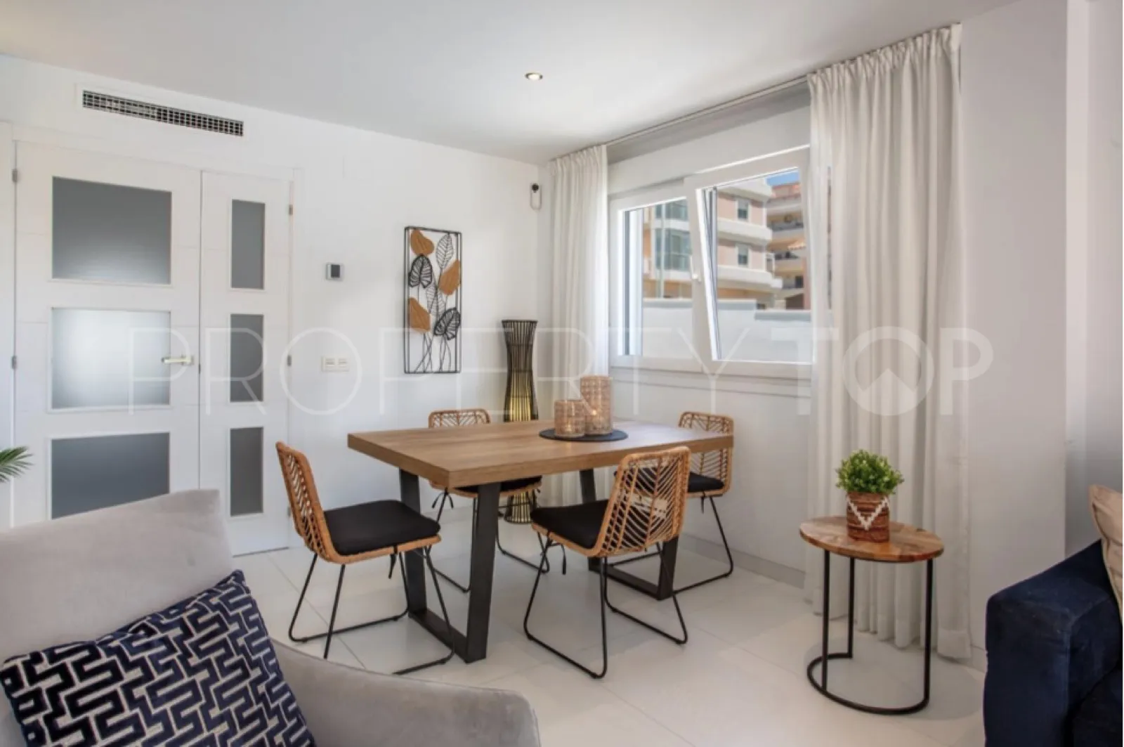 For sale 4 bedrooms villa in Sabinillas