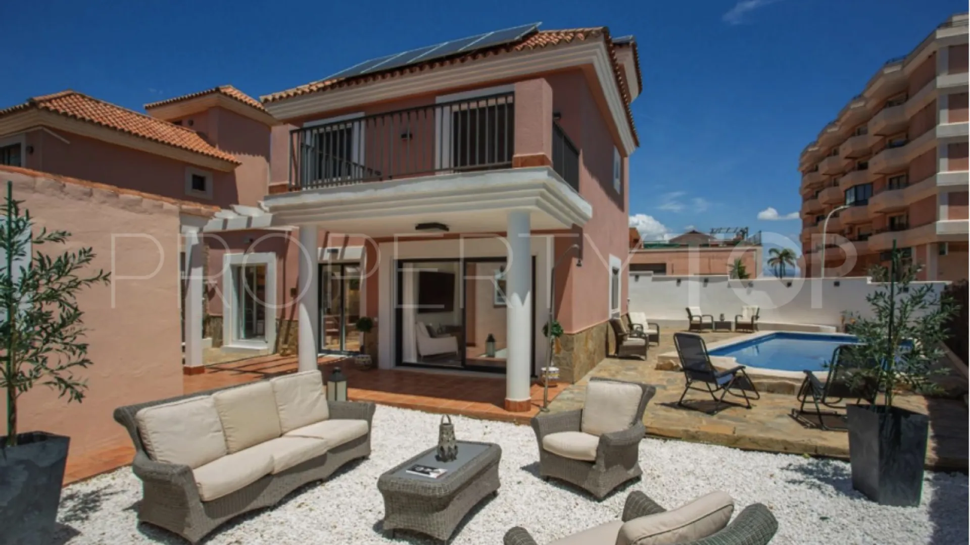 For sale 4 bedrooms villa in Sabinillas