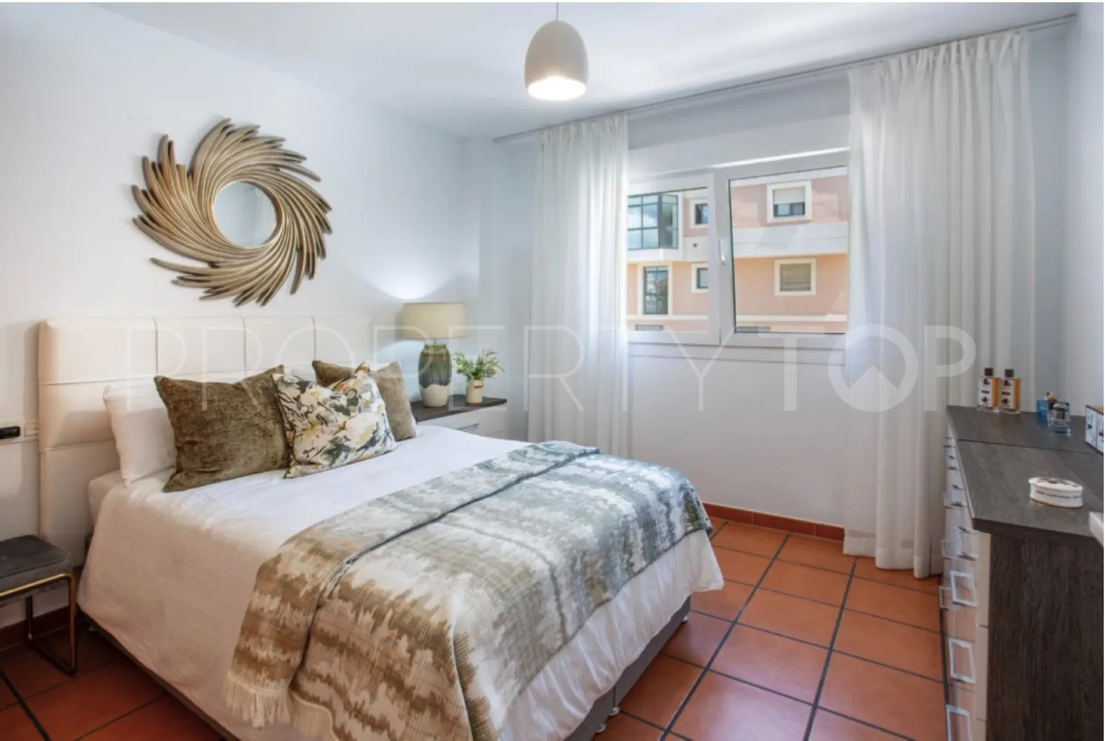 For sale 4 bedrooms villa in Sabinillas
