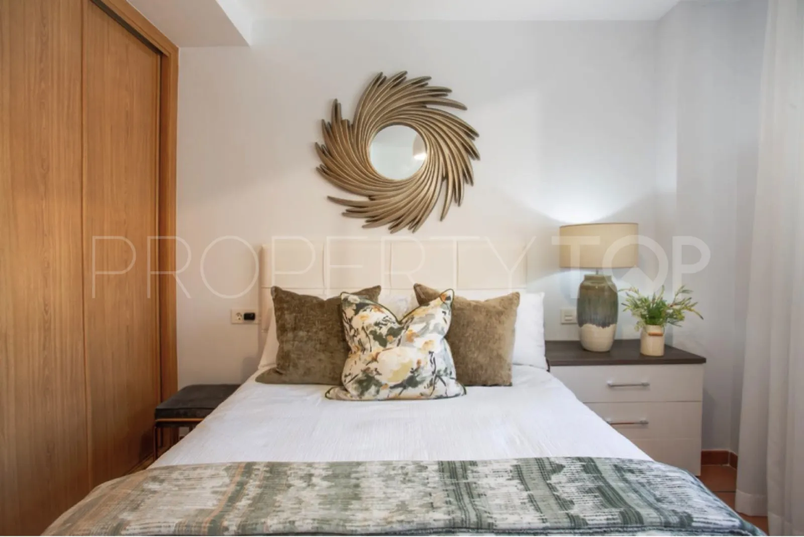 For sale 4 bedrooms villa in Sabinillas