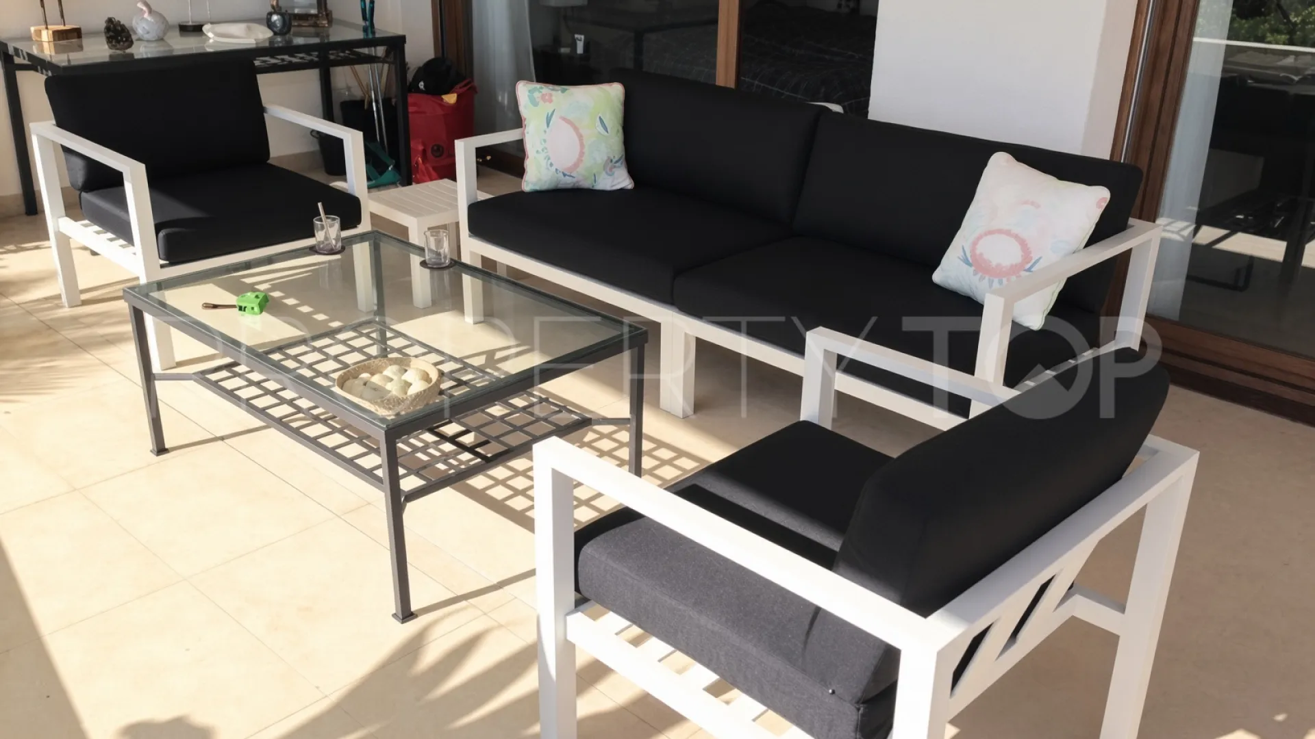 Buy apartment in Los Altos de los Monteros