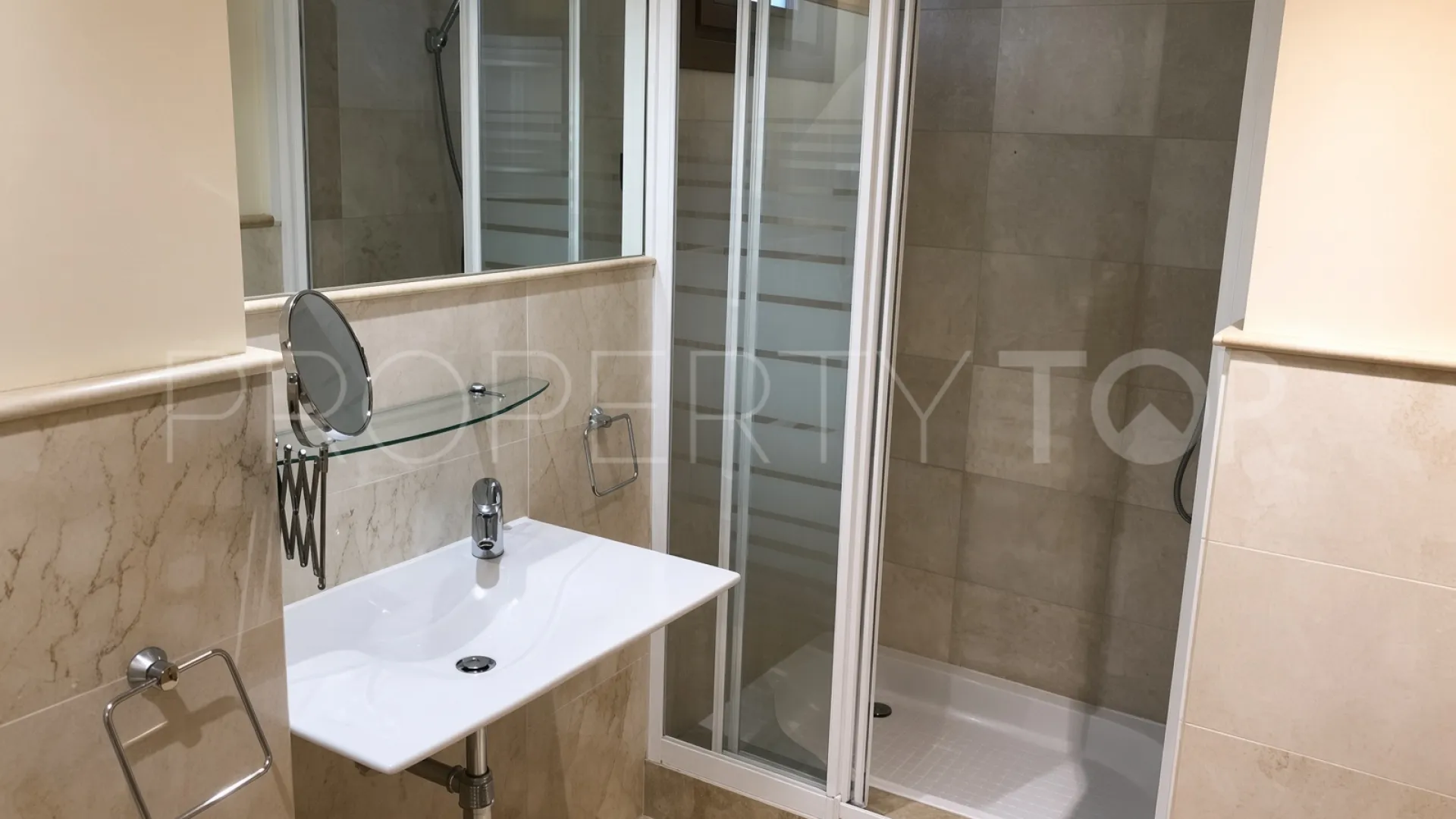 Buy apartment in Los Altos de los Monteros