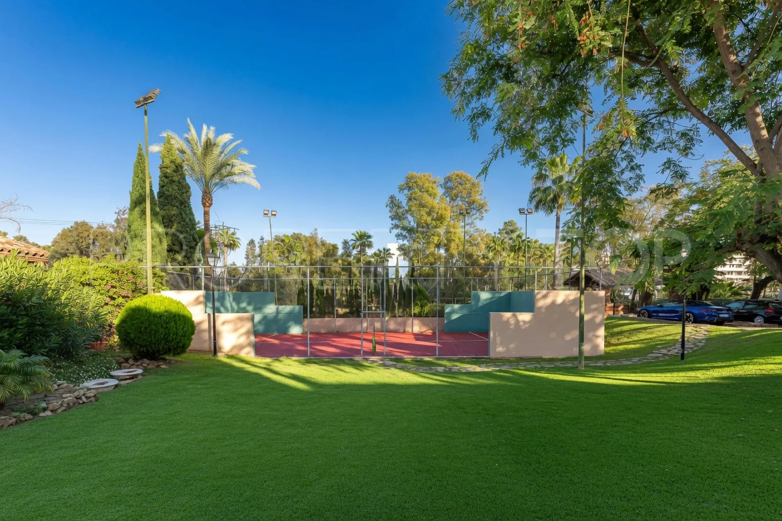 For sale duplex penthouse in La Cartuja del Golf
