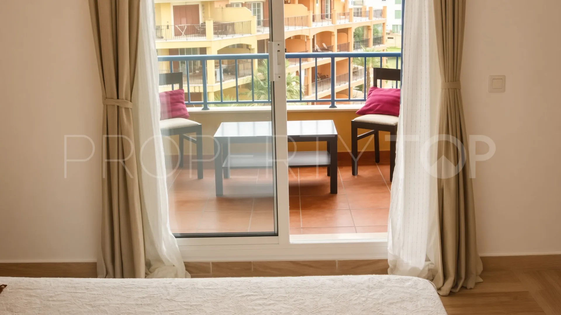 Comprar apartamento de 2 dormitorios en Marina de Sotogrande