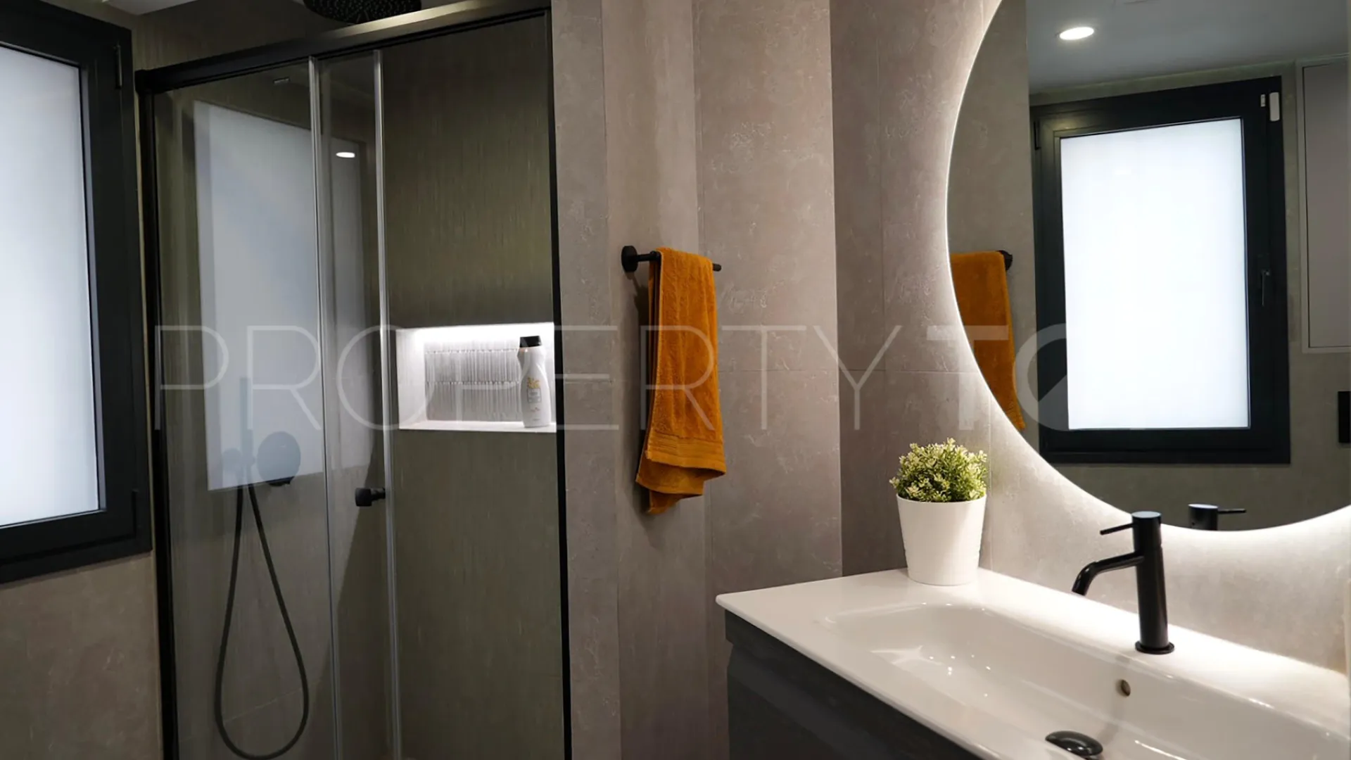 Apartamento planta baja en venta en La Maestranza de 3 dormitorios