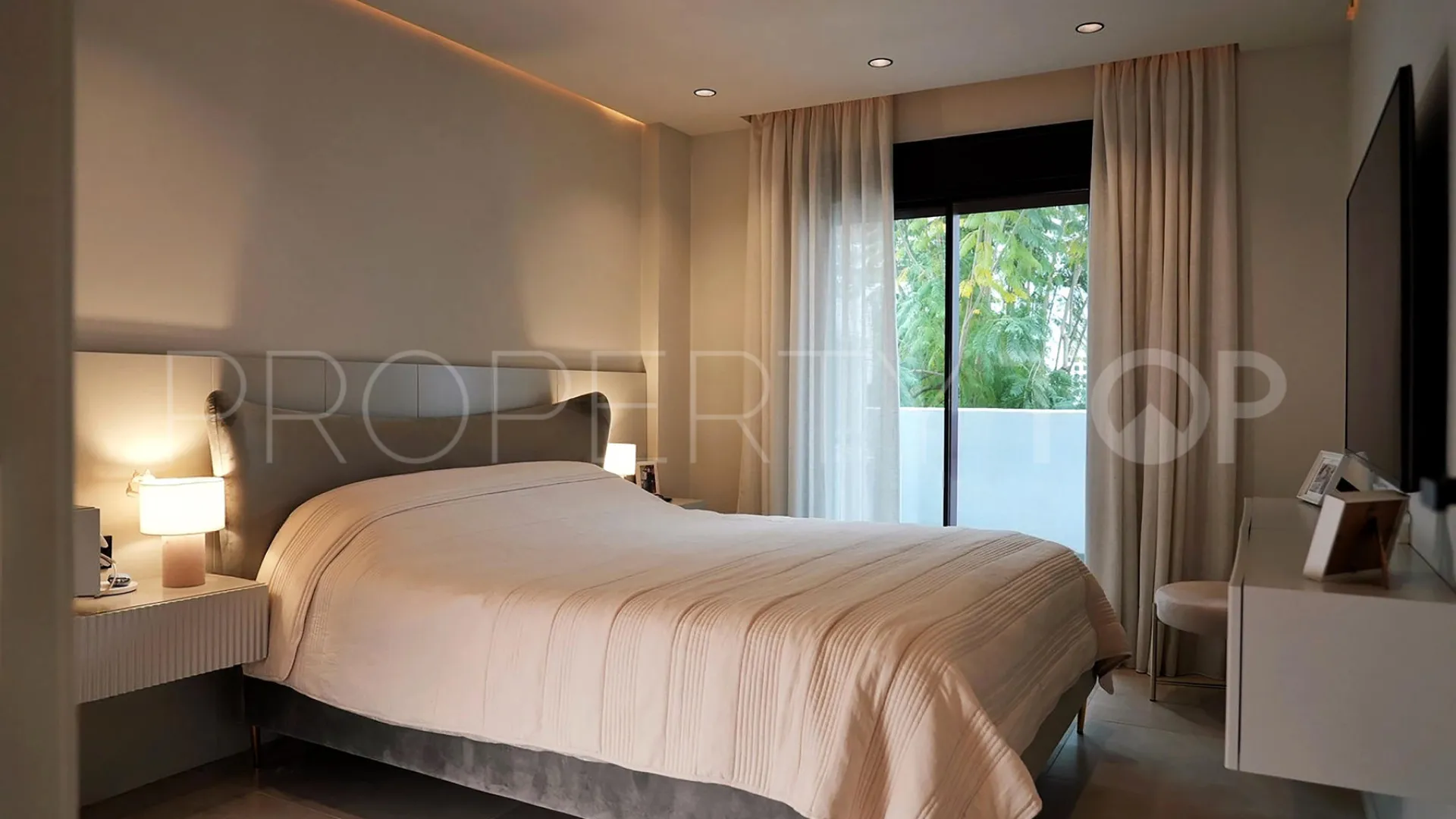 Apartamento planta baja en venta en La Maestranza de 3 dormitorios