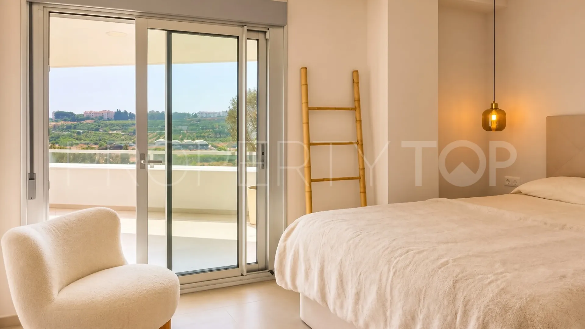 For sale apartment with 3 bedrooms in Cancelada