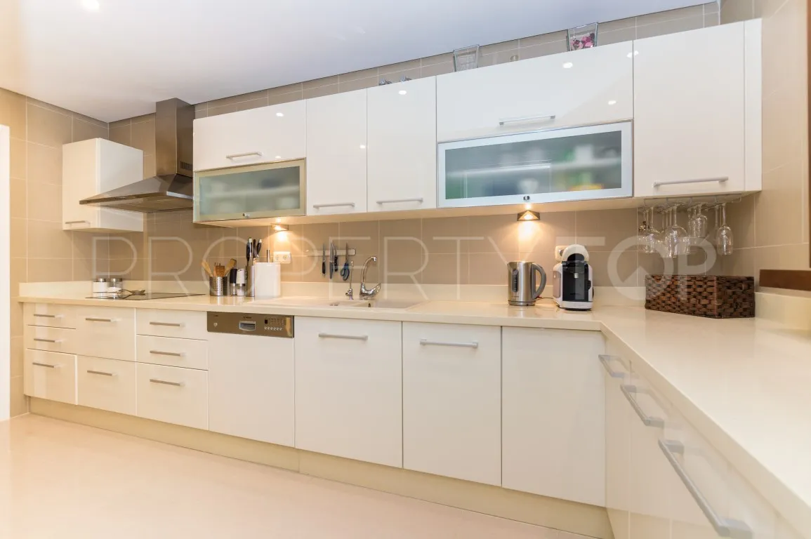 Nueva Andalucia, apartamento en venta con 3 dormitorios