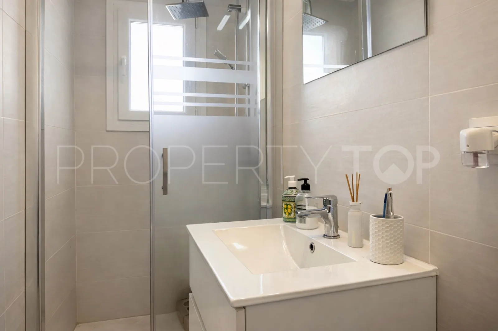 2 bedrooms semi detached house for sale in Benamara