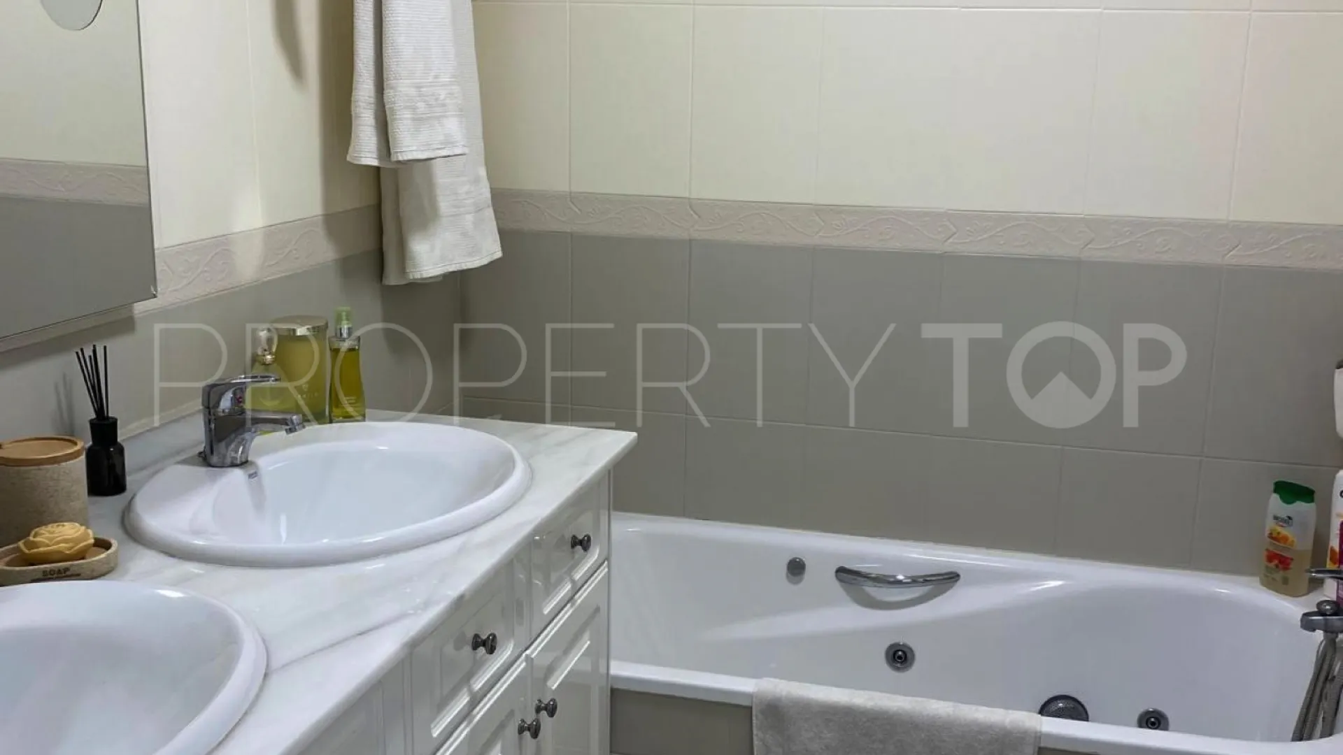 Estepona Golf, atico duplex a la venta