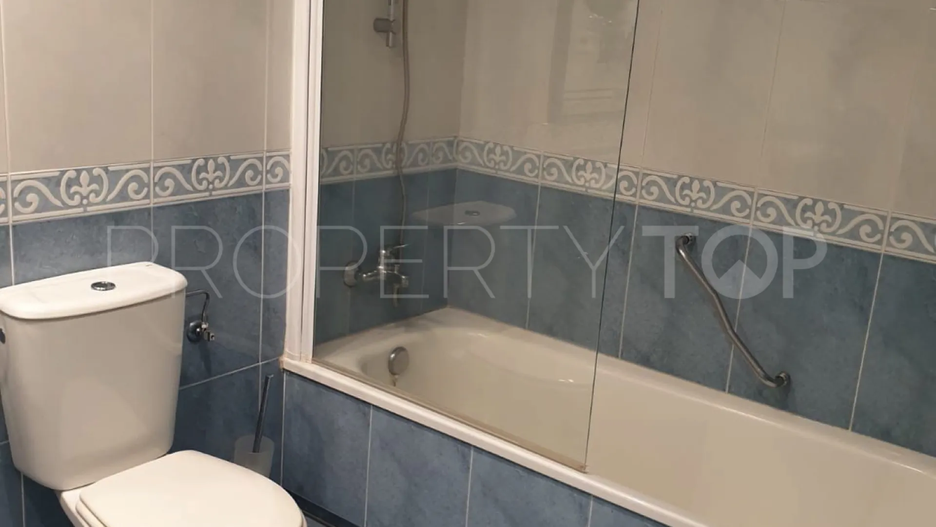 2 bedrooms penthouse in Campos de Guadalmina for sale