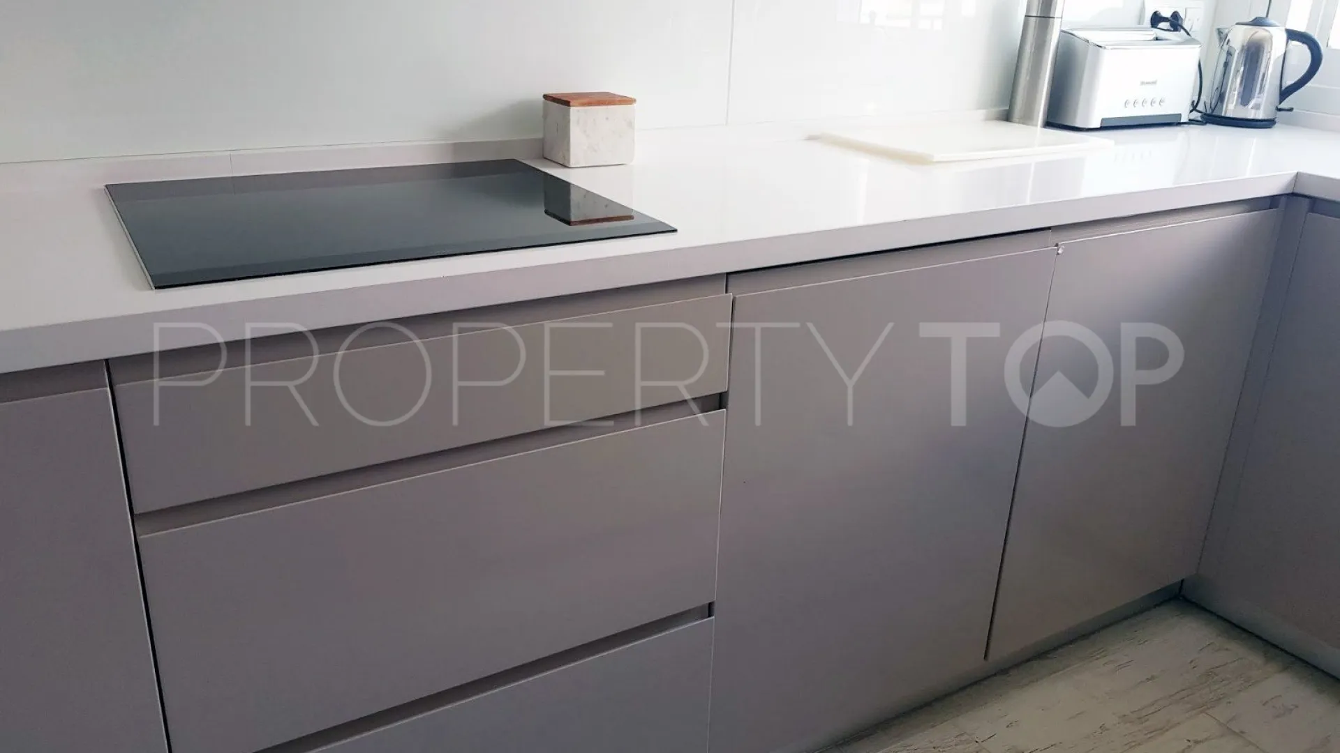 2 bedrooms penthouse in Campos de Guadalmina for sale