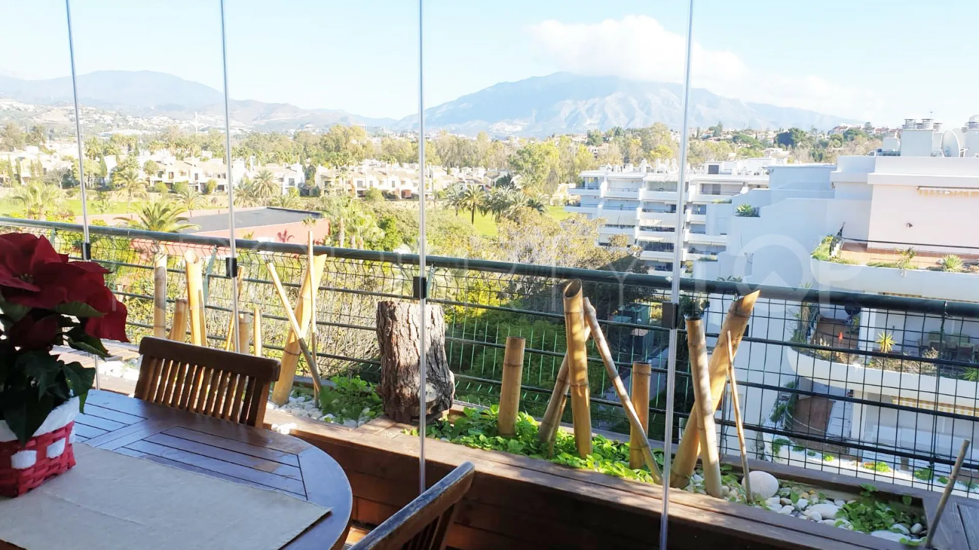 2 bedrooms penthouse in Campos de Guadalmina for sale