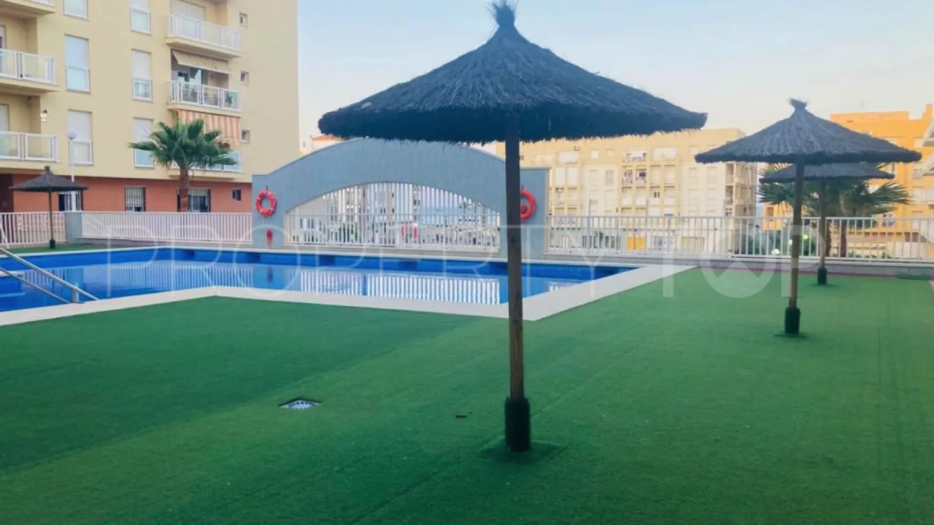 Apartamento con 2 dormitorios en venta en Sabinillas