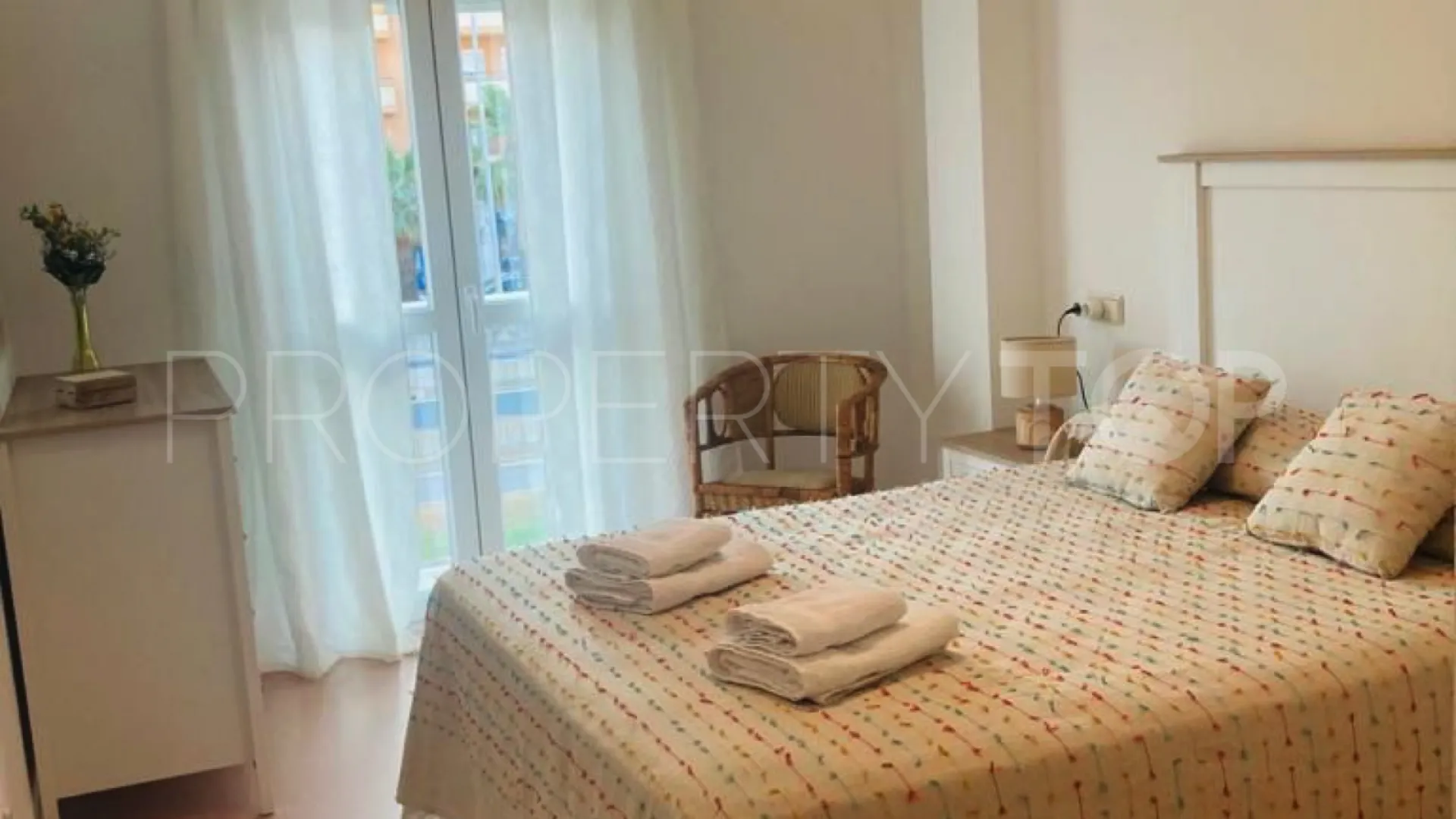 Apartamento con 2 dormitorios en venta en Sabinillas