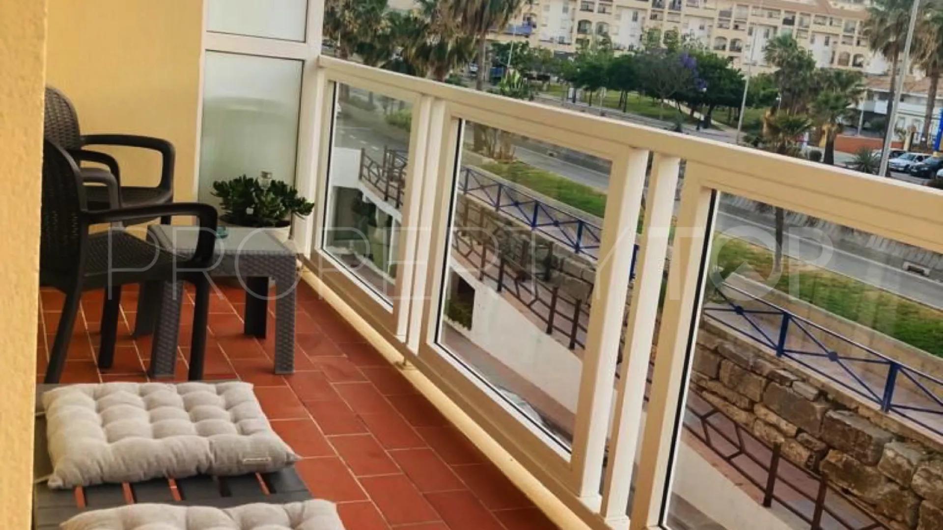 Apartamento con 2 dormitorios en venta en Sabinillas