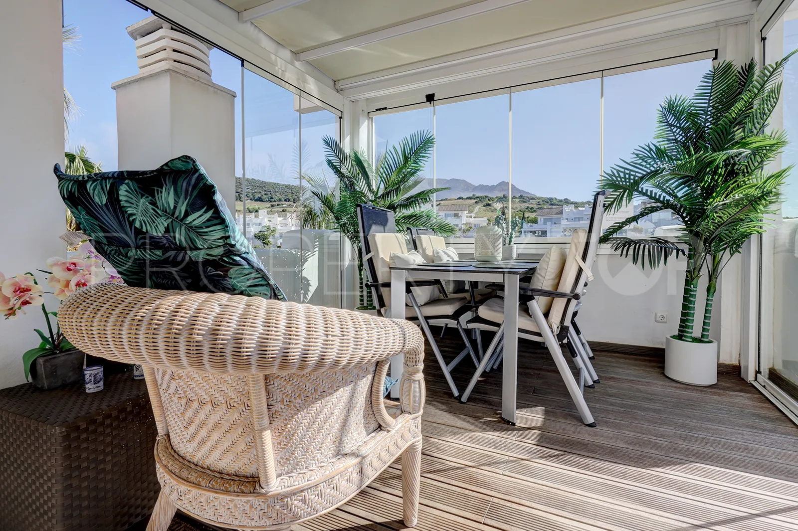 2 bedrooms penthouse for sale in Alcazaba Lagoon