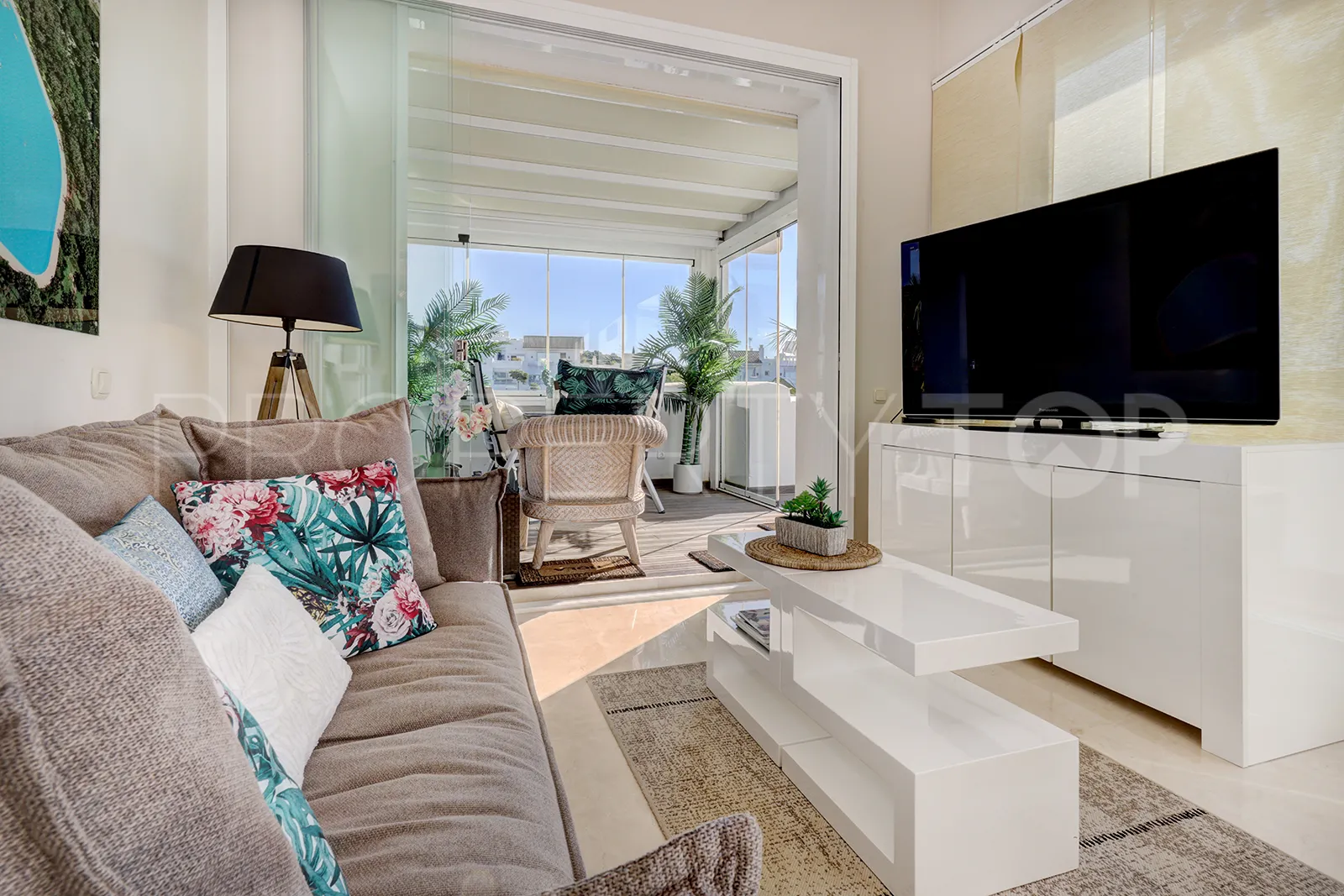 2 bedrooms penthouse for sale in Alcazaba Lagoon