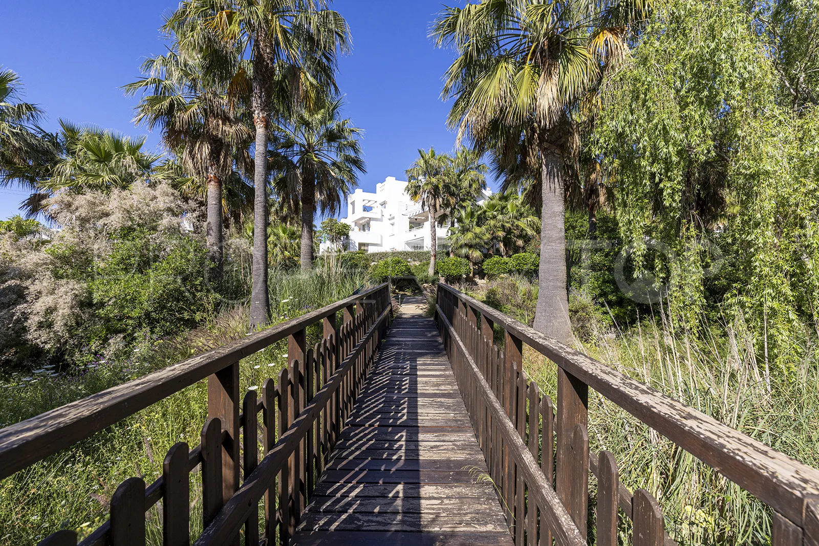 2 bedrooms penthouse for sale in Alcazaba Lagoon