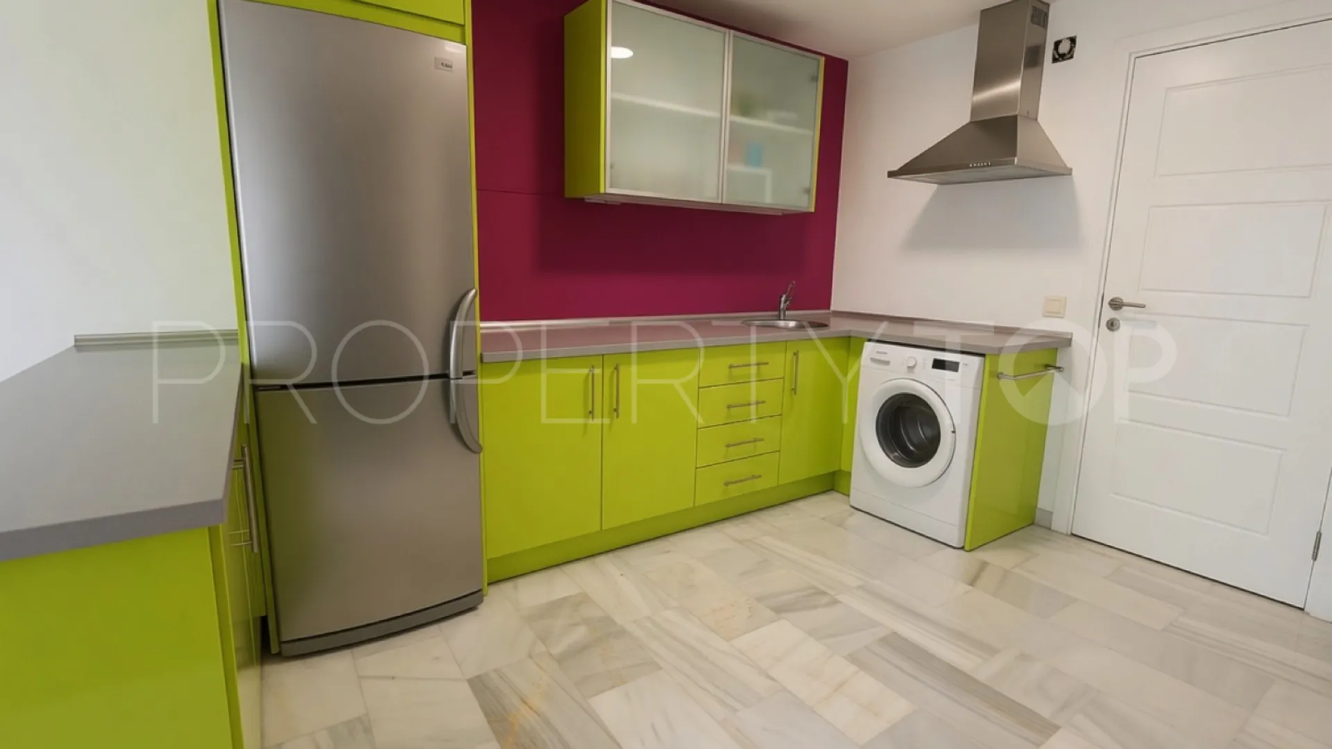 Ground floor duplex for sale in Altos de Estepona