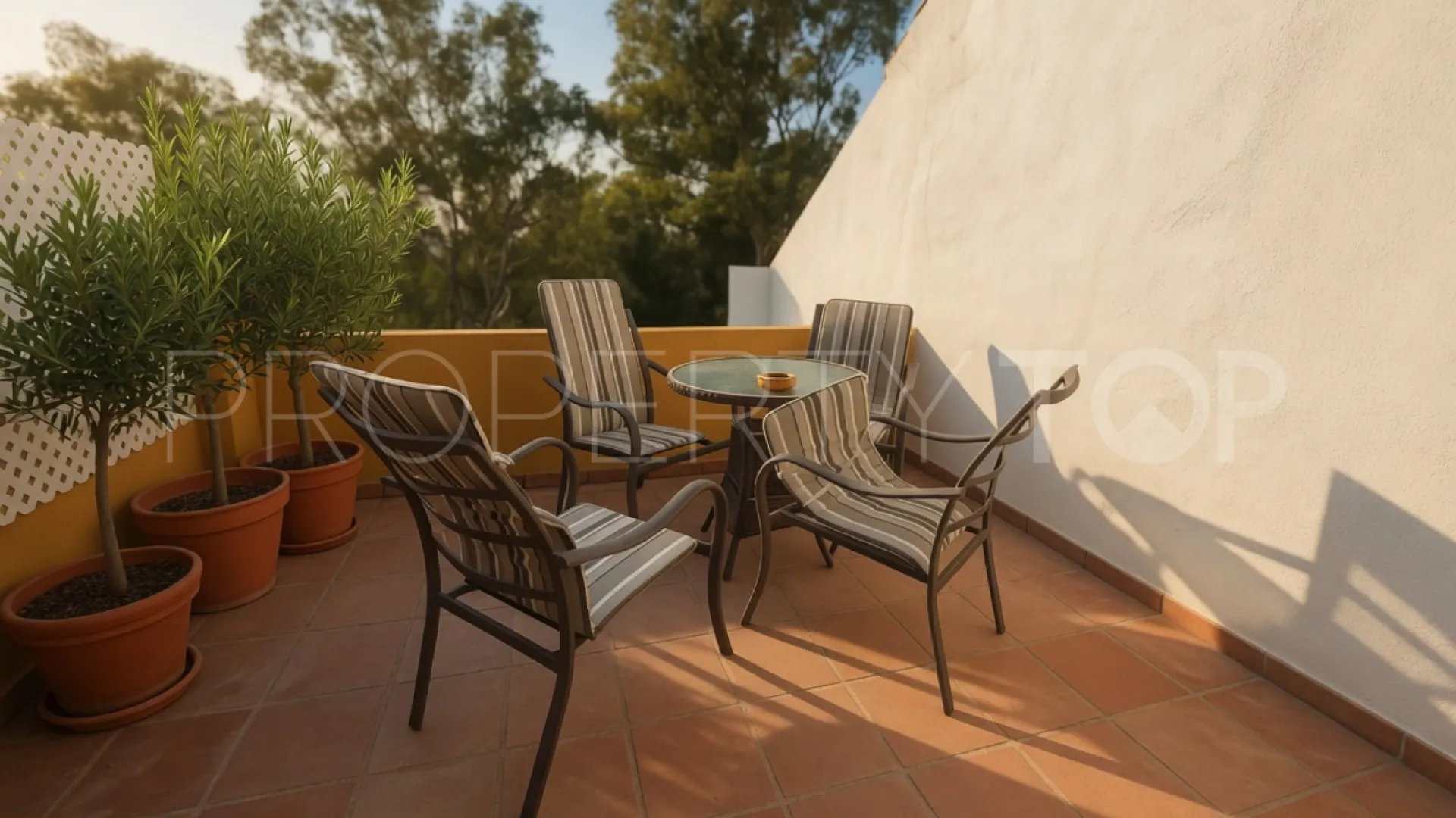 Ground floor duplex for sale in Altos de Estepona