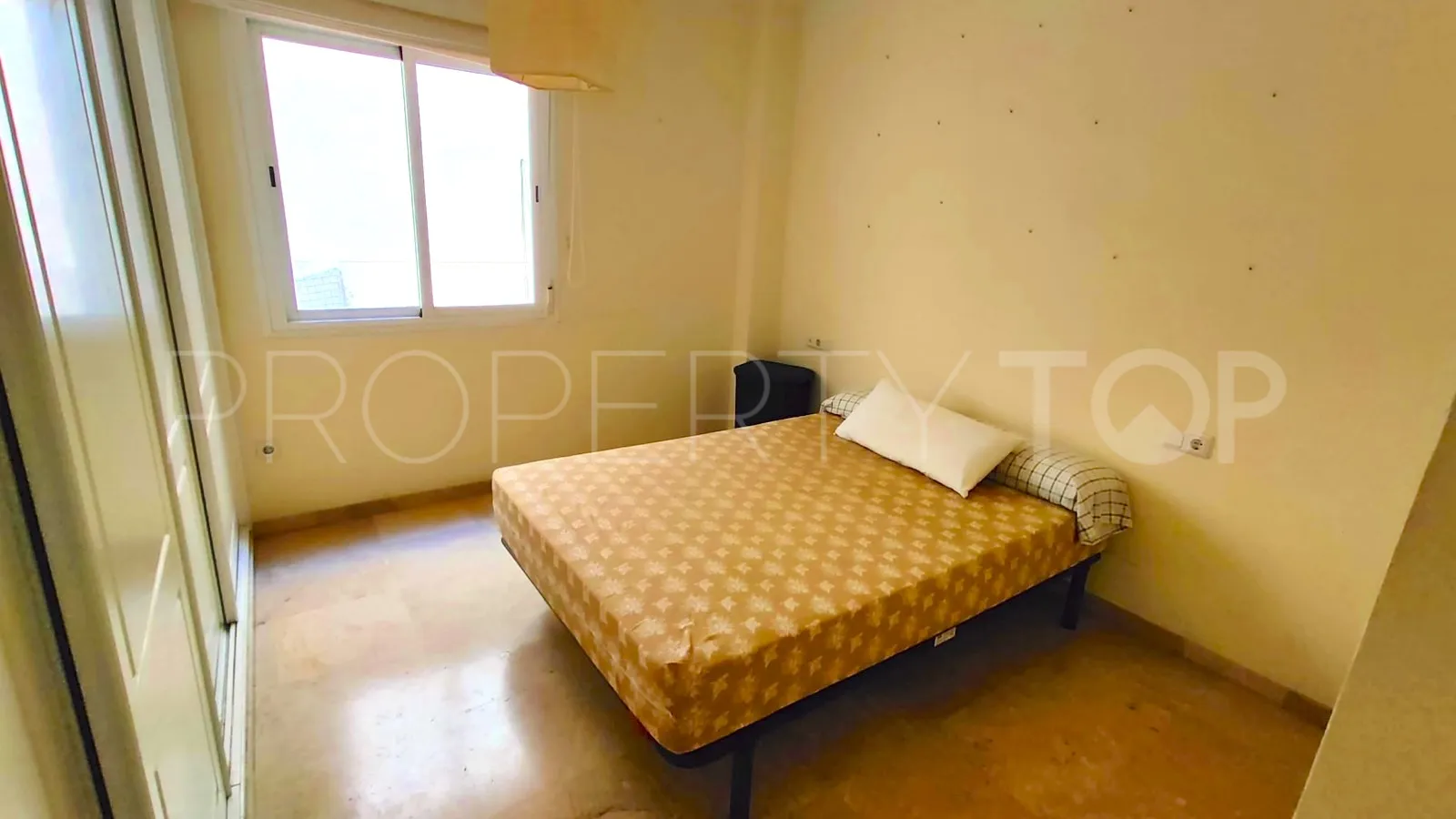 For sale apartment in Estepona Centre
