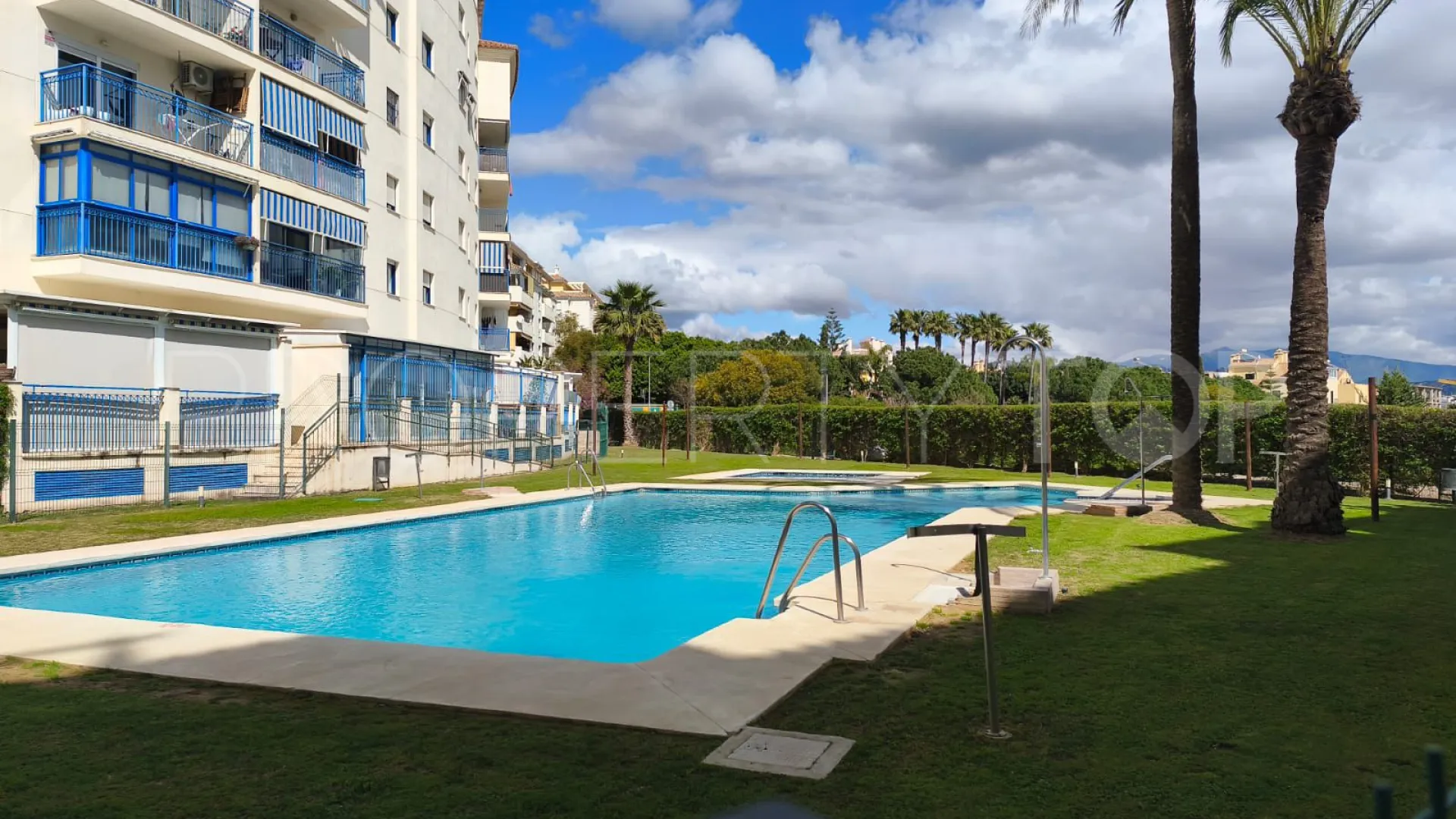 For sale ground floor apartment in Estepona Centre with 2 bedrooms