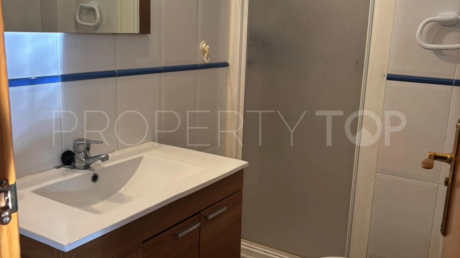 For sale ground floor apartment in Estepona Centre with 2 bedrooms