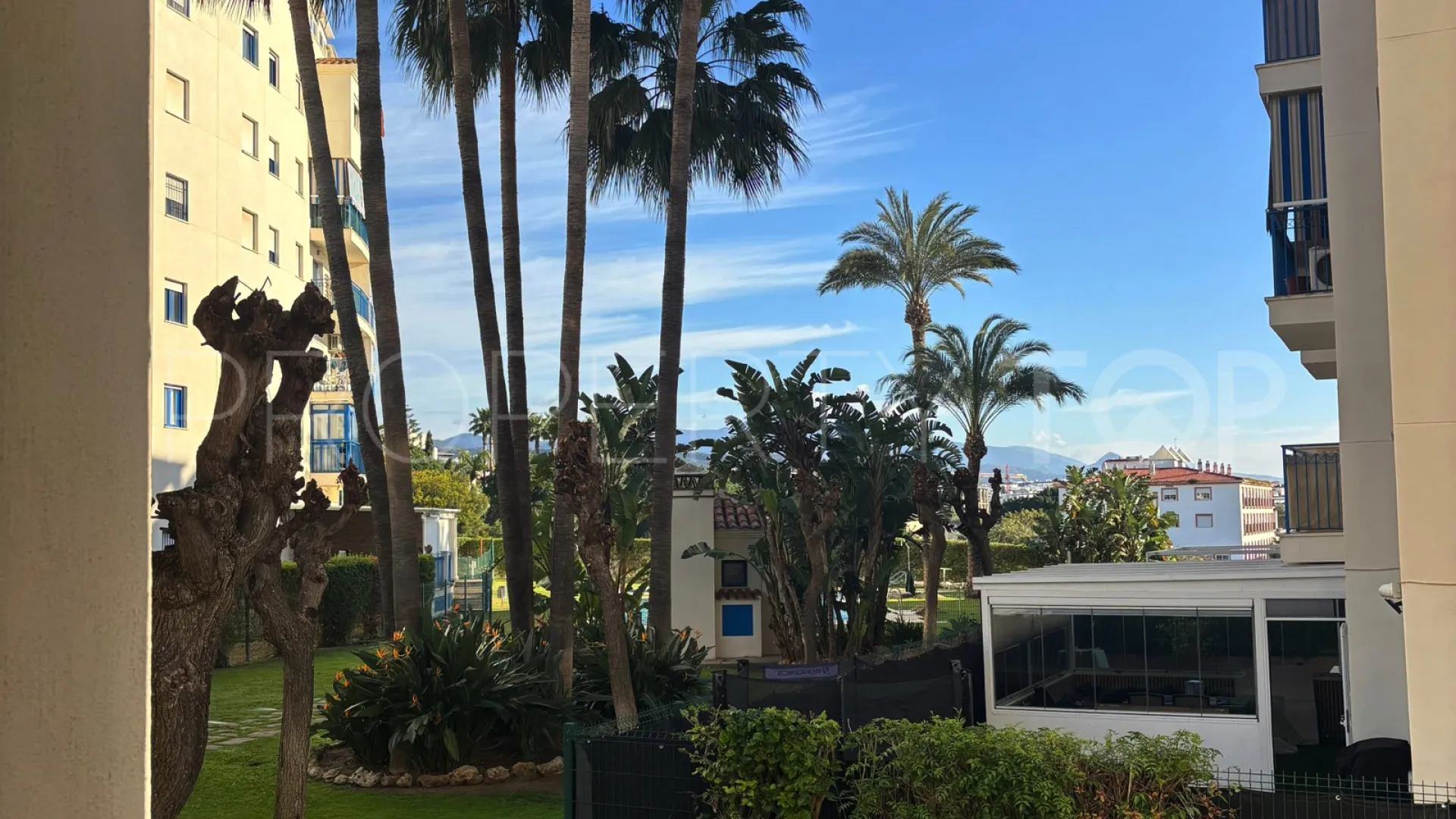 For sale ground floor apartment in Estepona Centre with 2 bedrooms