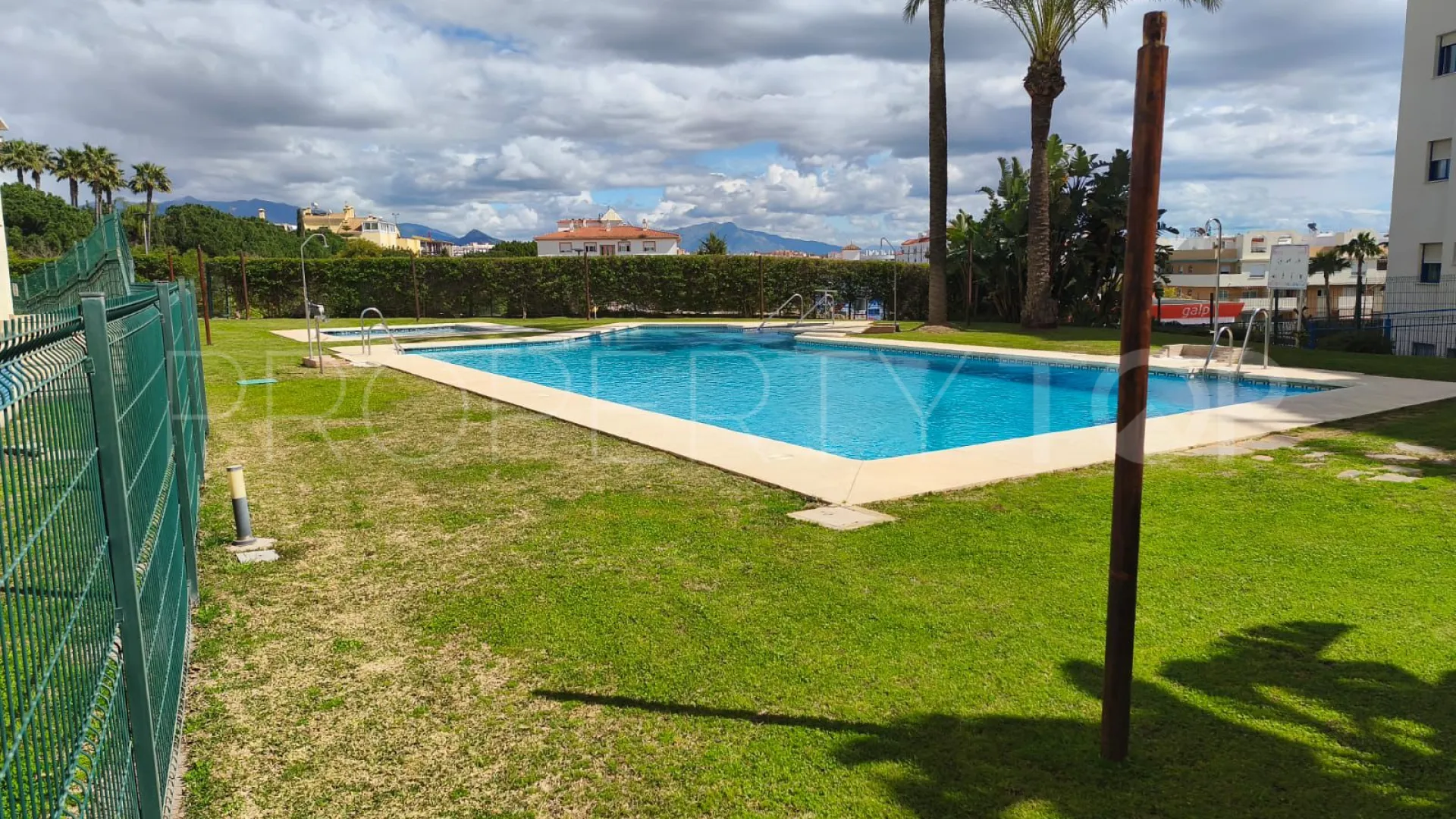 For sale ground floor apartment in Estepona Centre with 2 bedrooms