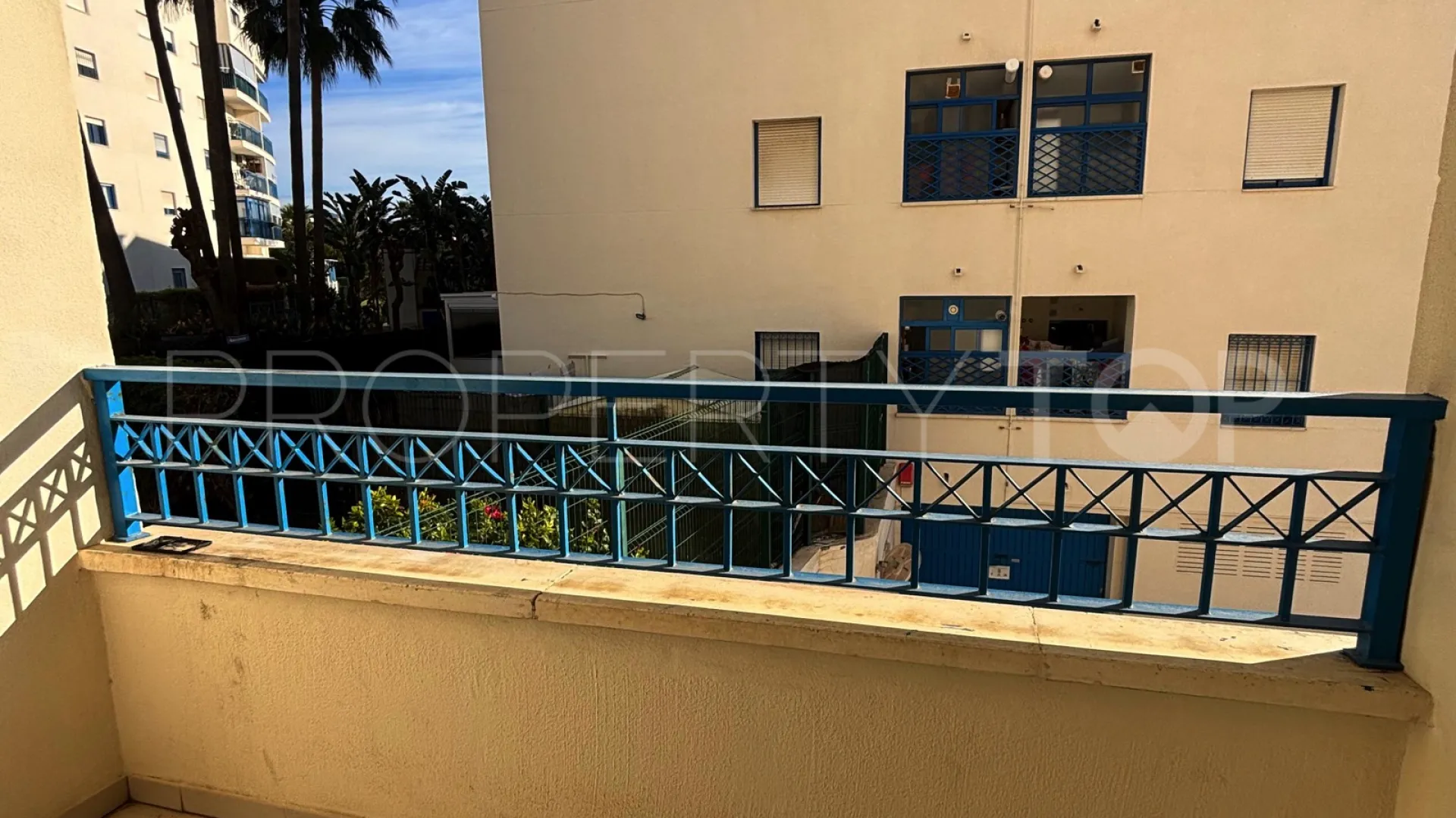 For sale ground floor apartment in Estepona Centre with 2 bedrooms