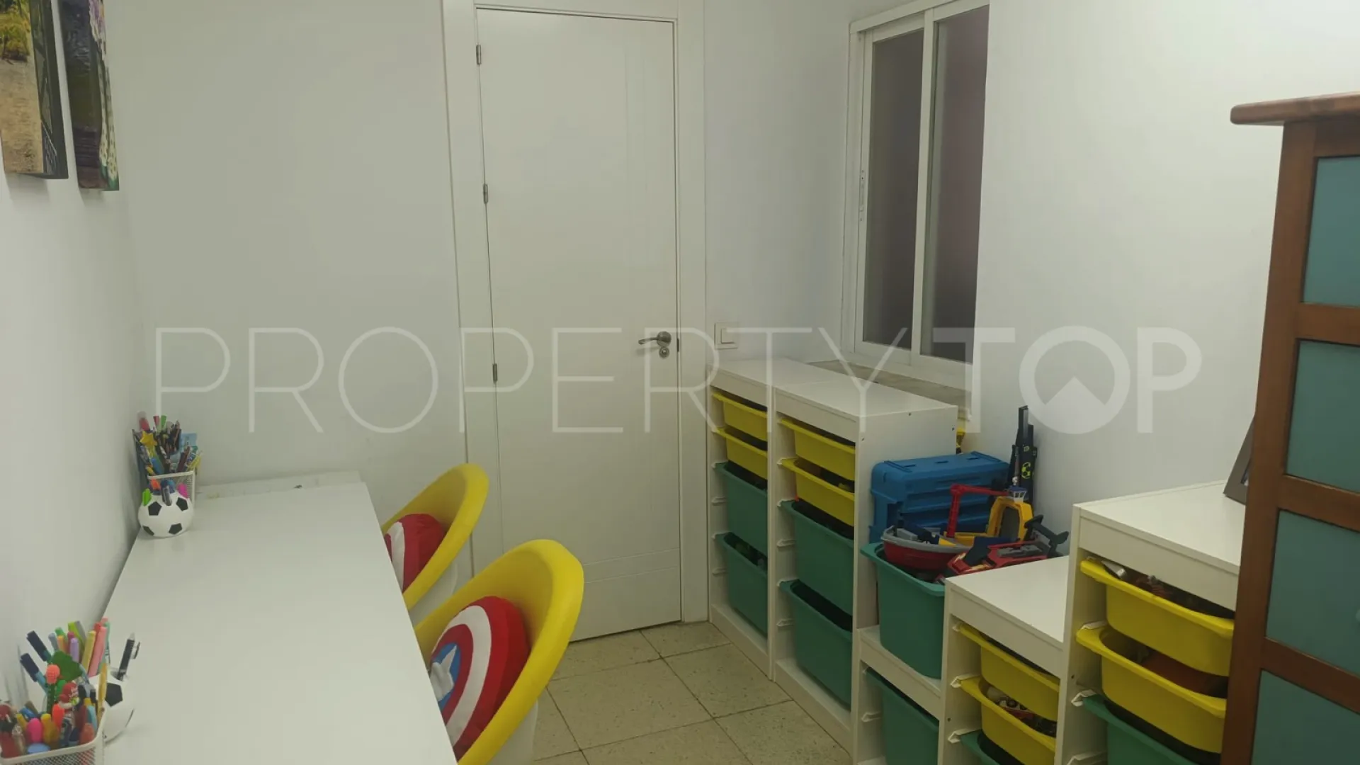 Apartamento de 4 dormitorios en venta en Ricardo Soriano