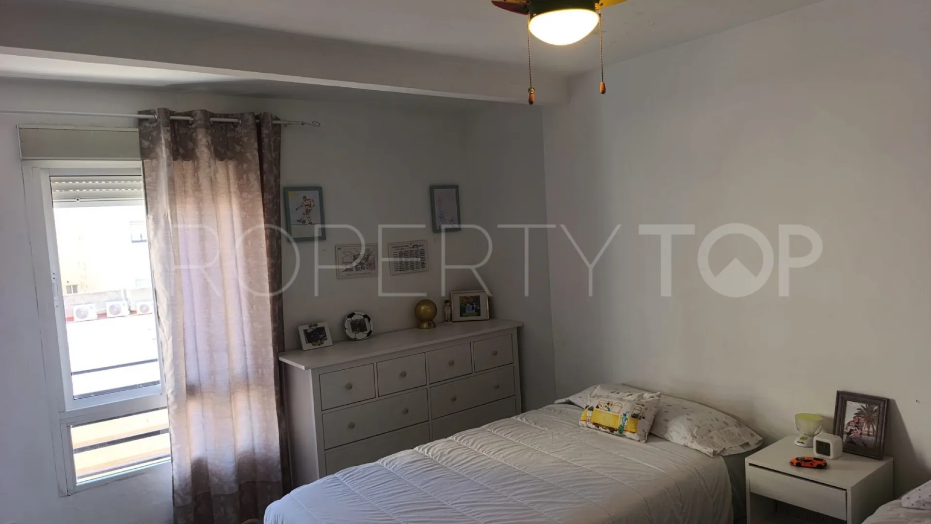 Apartamento de 4 dormitorios en venta en Ricardo Soriano