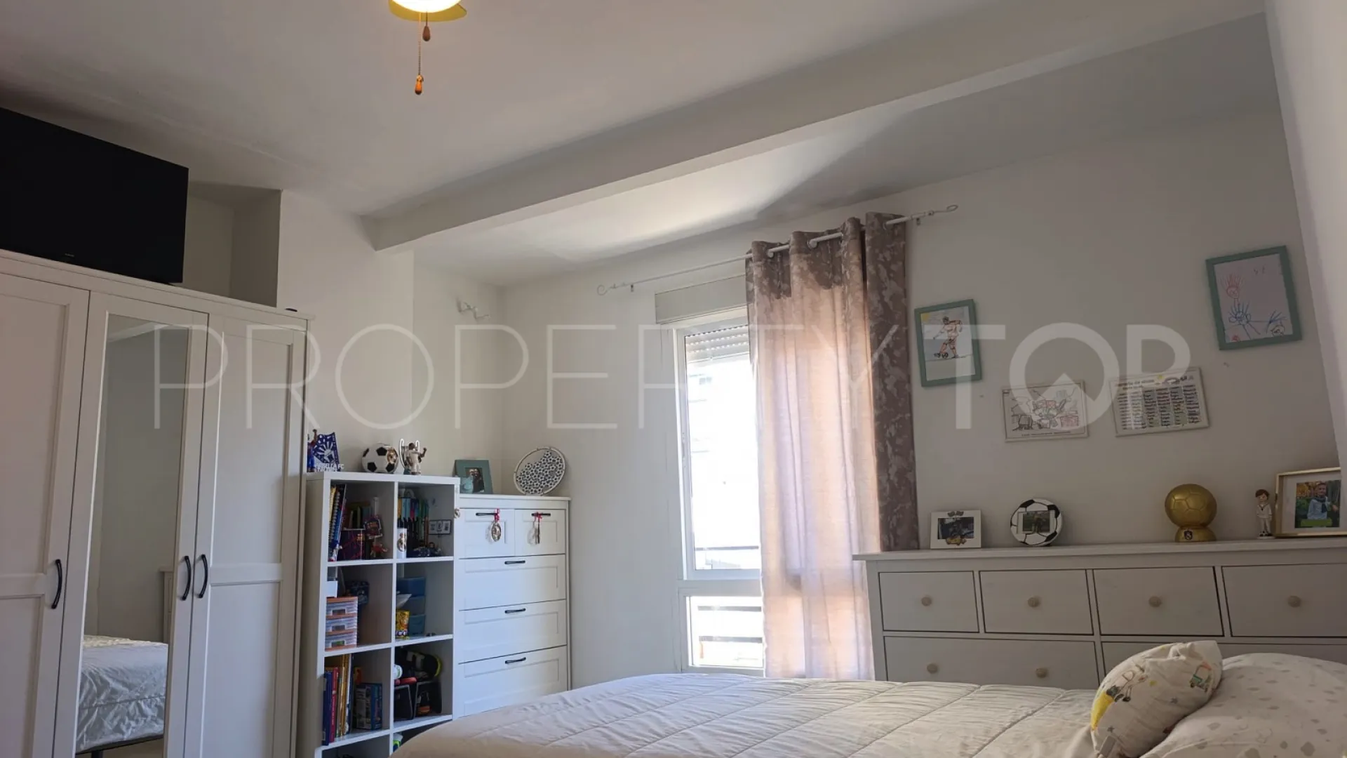 Apartamento de 4 dormitorios en venta en Ricardo Soriano