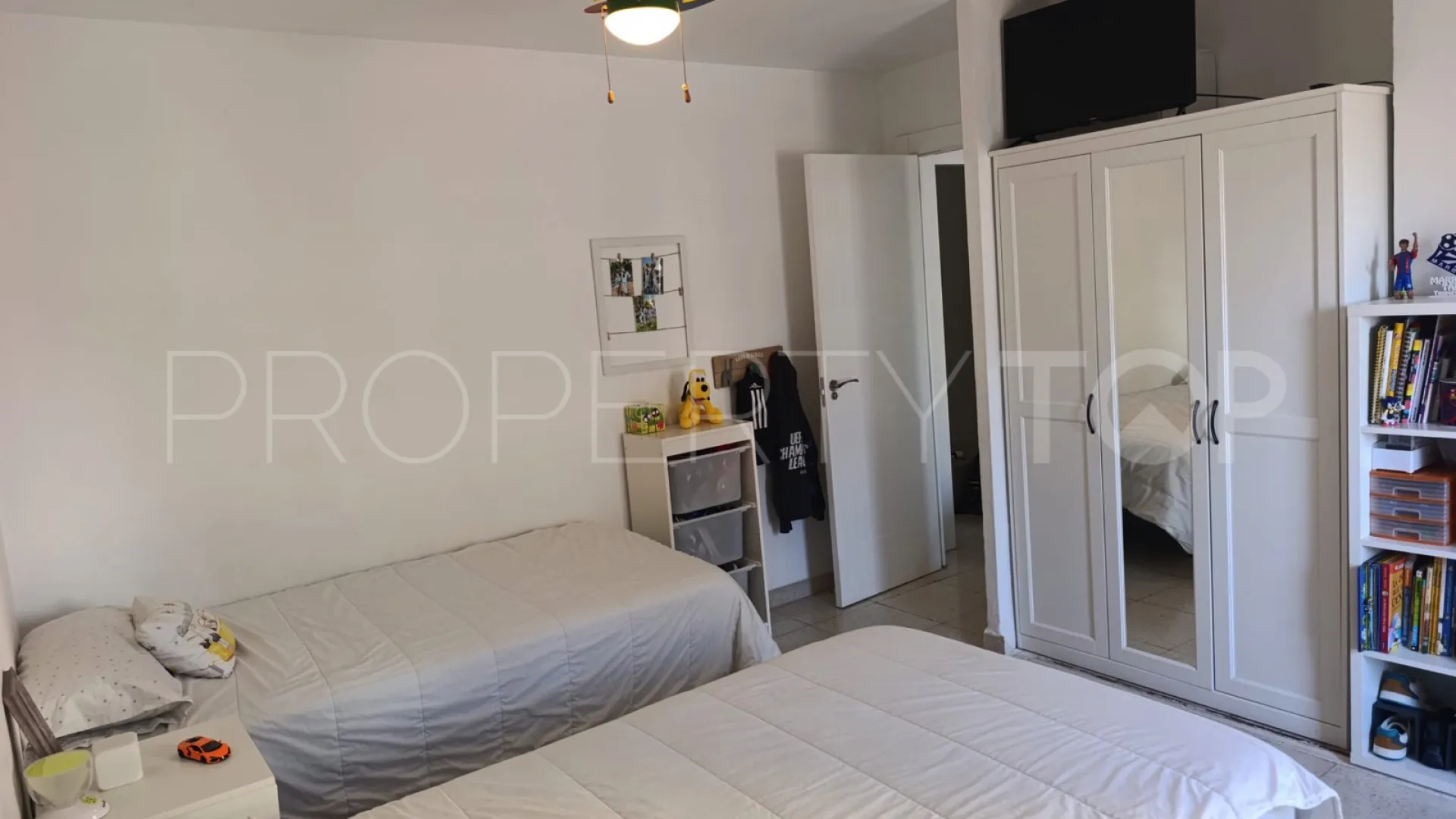 Apartamento de 4 dormitorios en venta en Ricardo Soriano