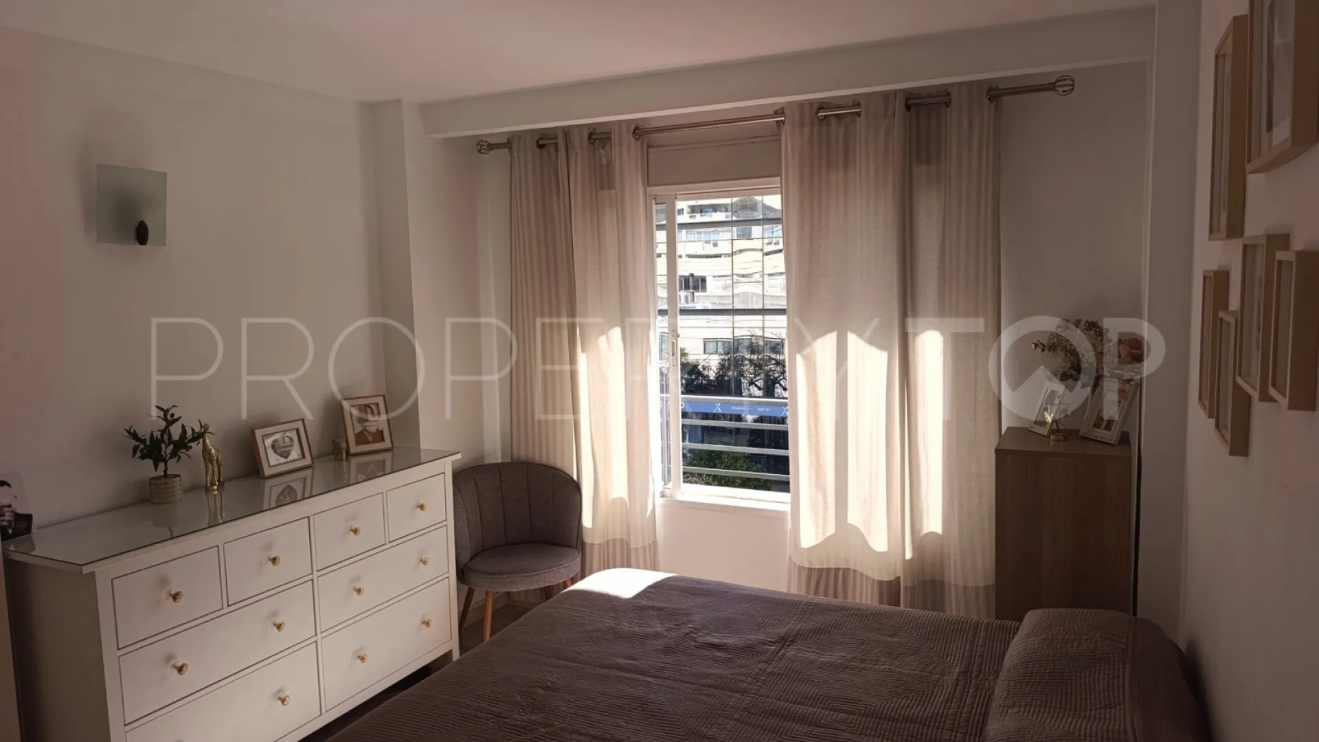 Apartamento de 4 dormitorios en venta en Ricardo Soriano