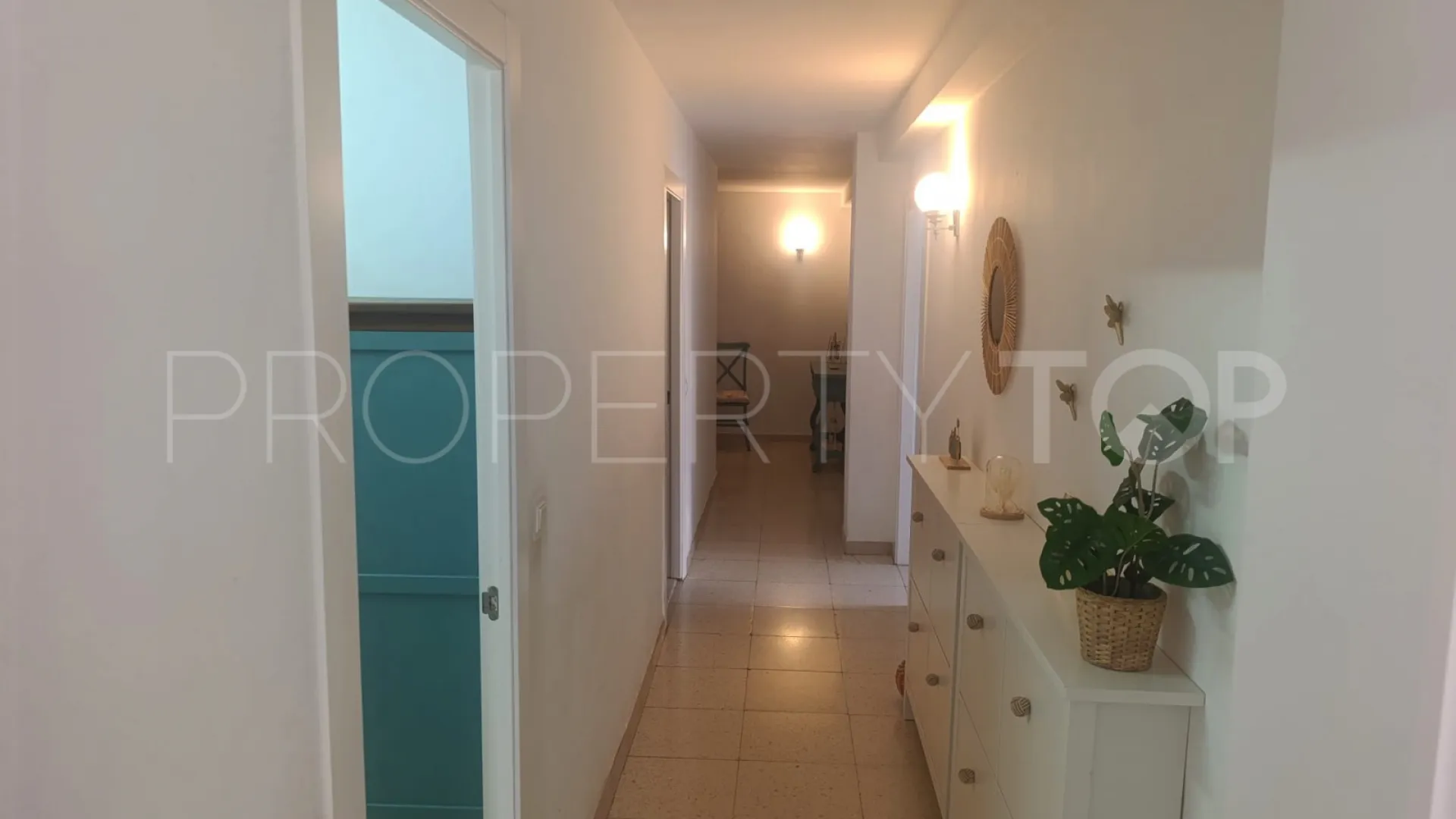 Apartamento de 4 dormitorios en venta en Ricardo Soriano